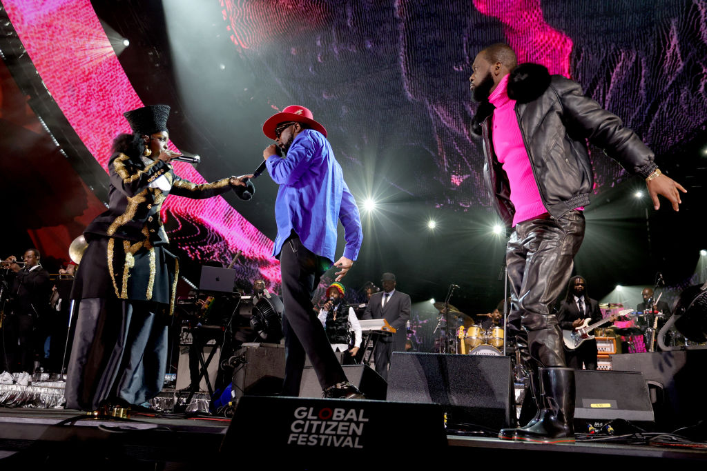 Fugees Surprise Fans With Reunion At Lauryn Hill's Global Citizen Set