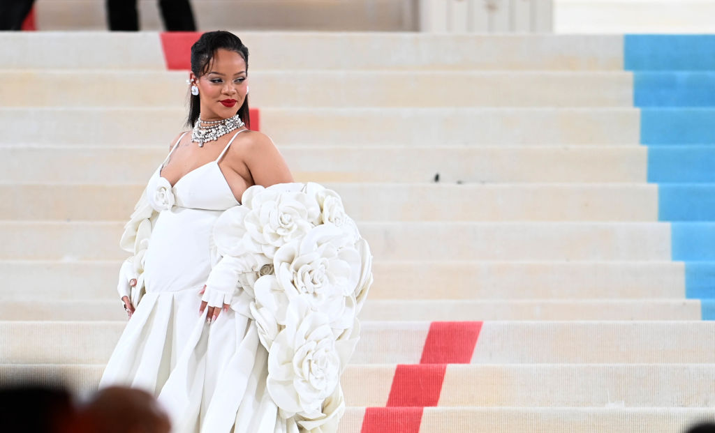 A Review of Rihanna's Fenty x Puma Show, as Told by Rihanna GIFs -  Fashionista
