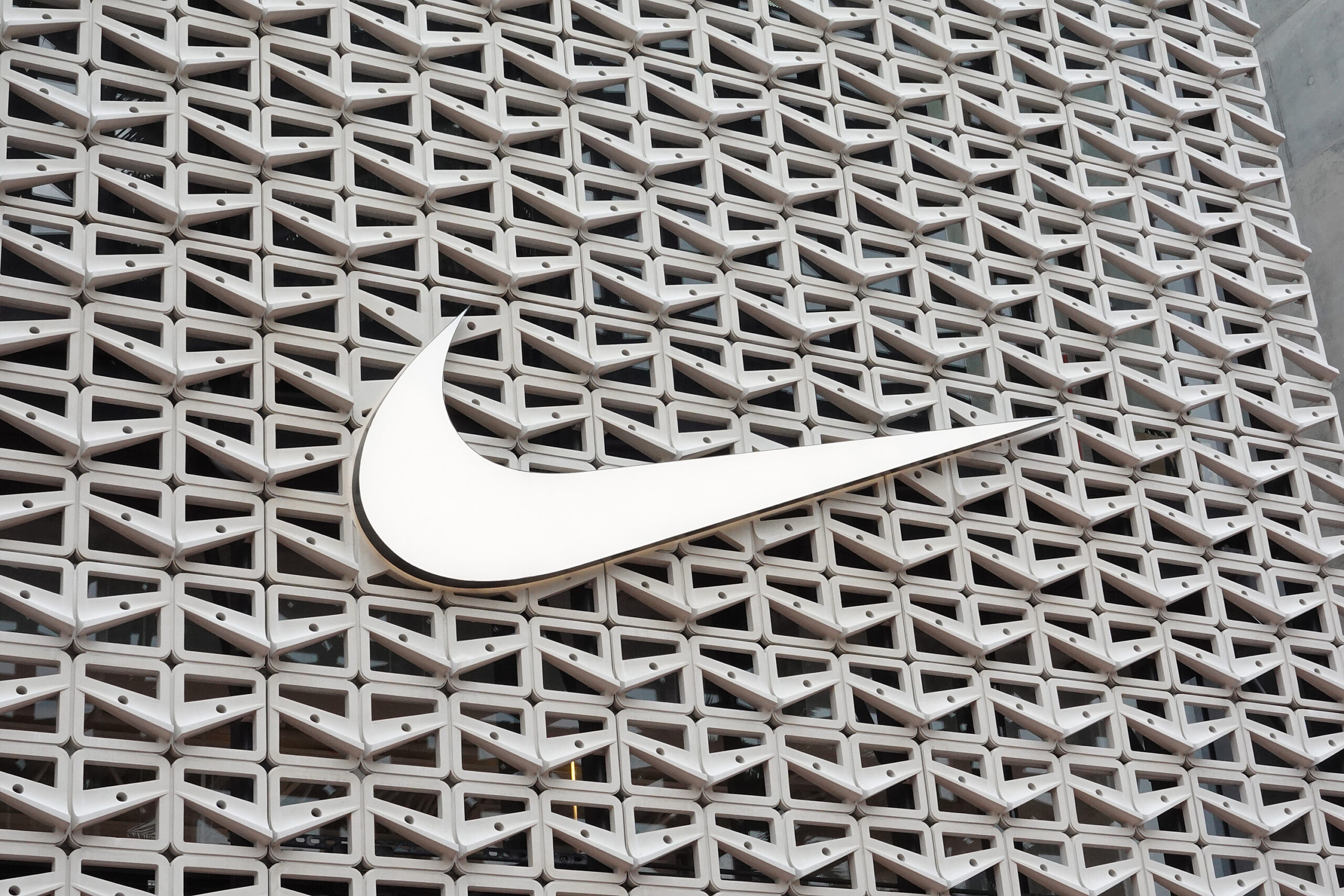 Nike Dunk Low “NBA Paris” Receives A First Look