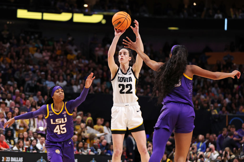 WNBA mock draft: Is Caitlin Clark the No. 1 pick if she declares? : r/NCAAW