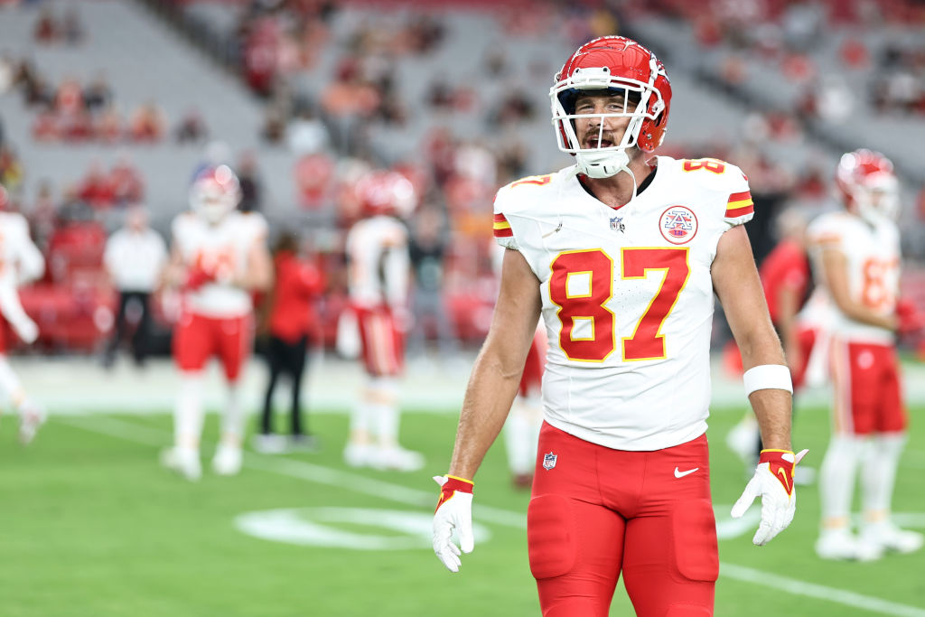 Chiefs TE Travis Kelce pleads for DE Chris Jones' return: 'Chris