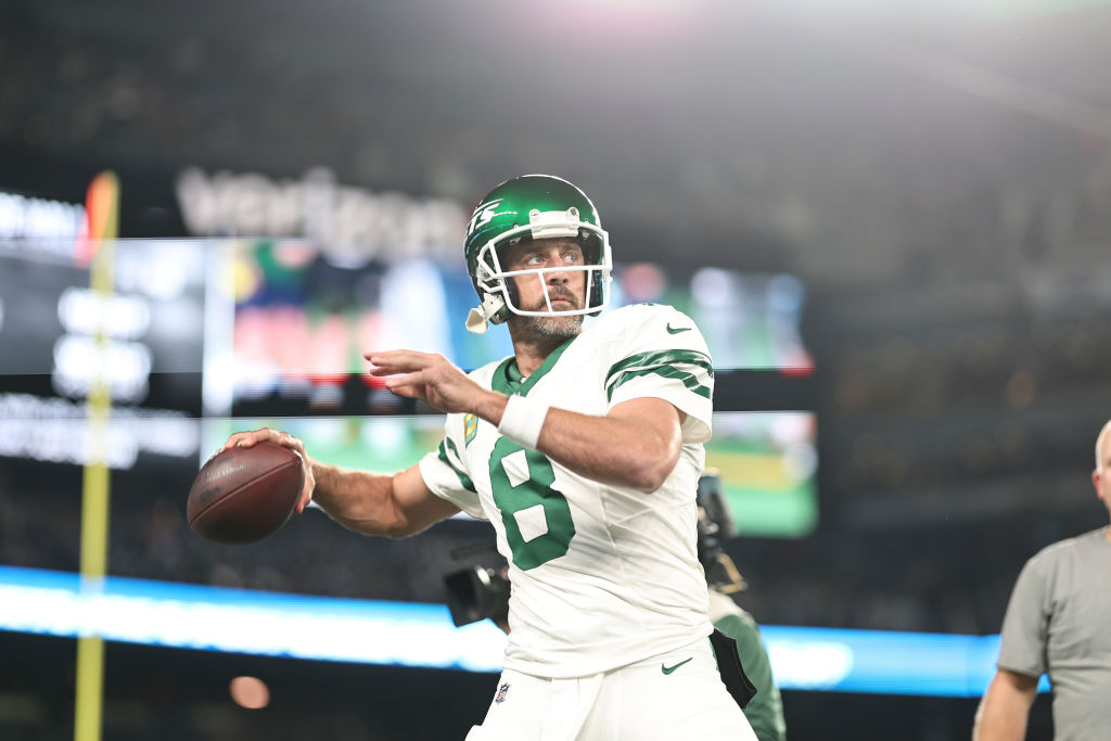 New York Jets Eyeing Super Bowl-Winning QB Amid Injury