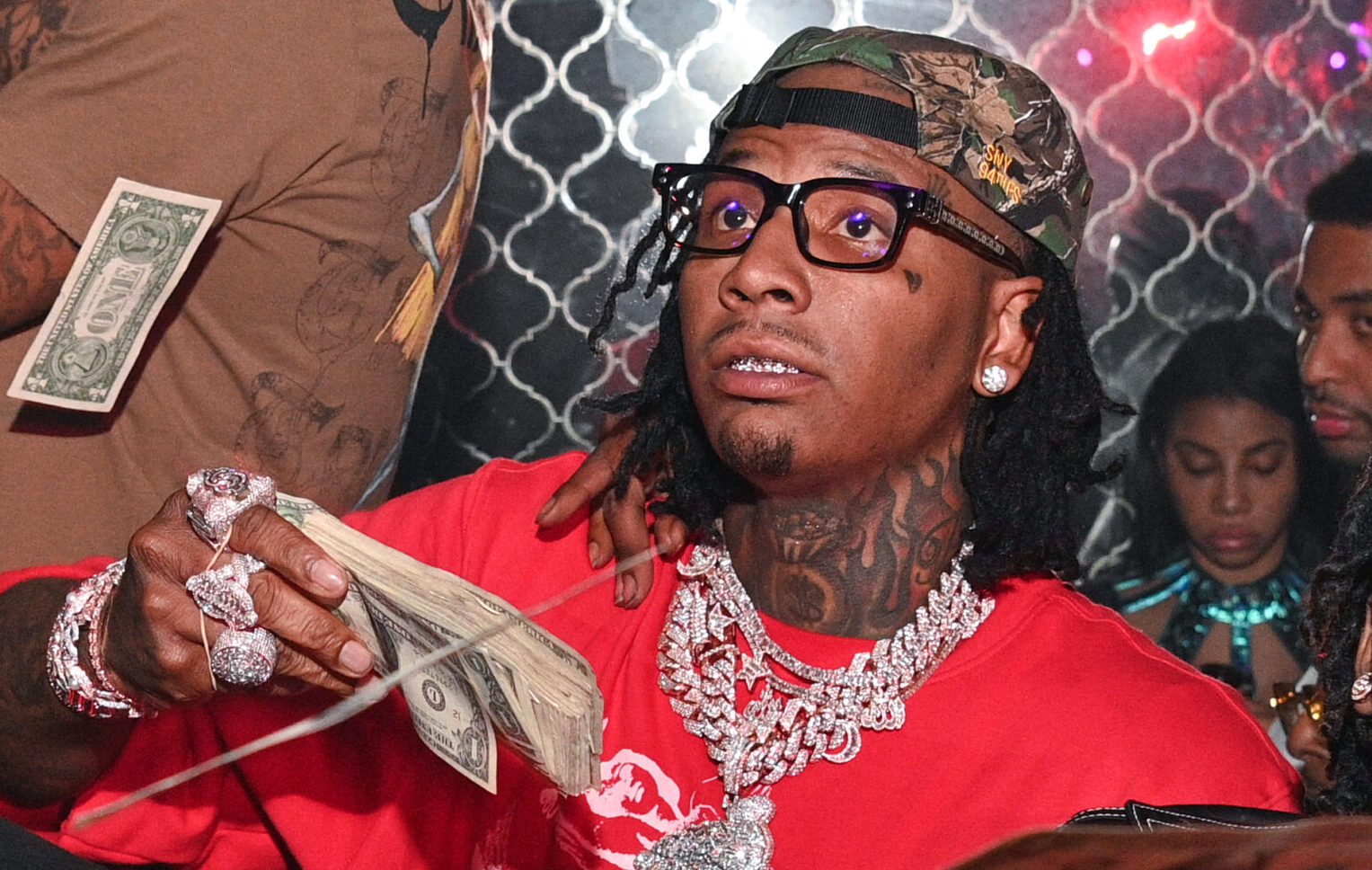 Moneybagg Yo Celebrates His Birthday By Showing Off Stacks Of Cash