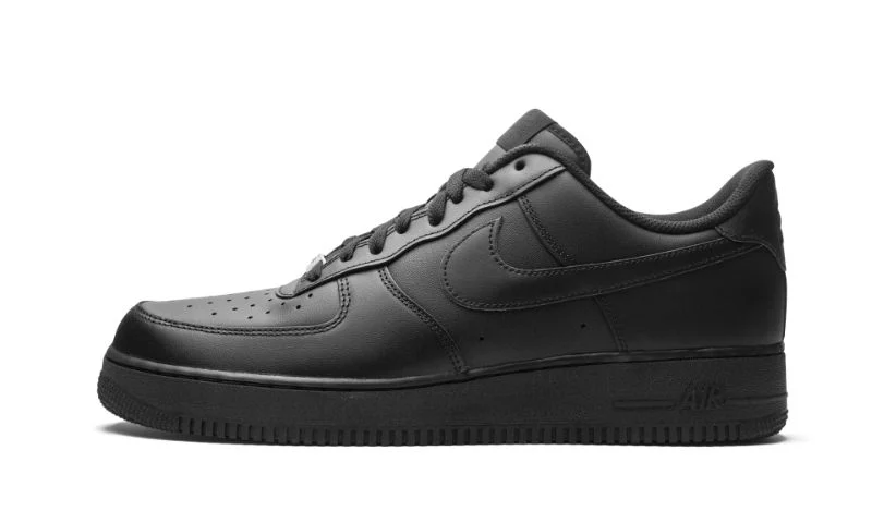 NIKE Air Force 1 Low "Triple Black"