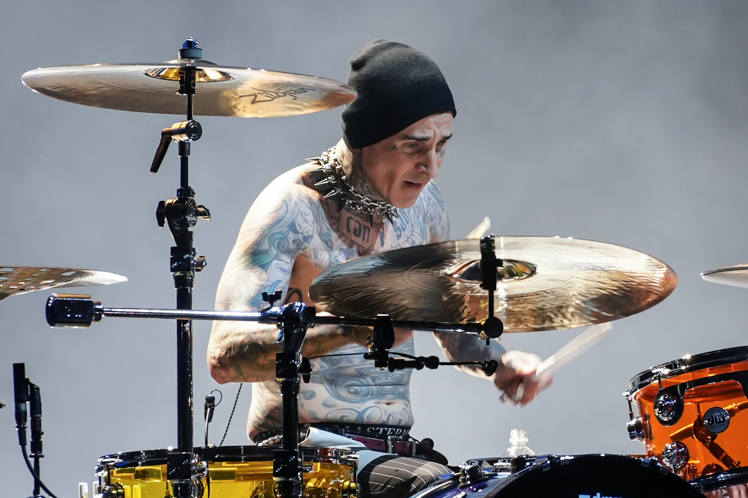 Travis Barker Leaves Blink182 Tour Due To Family Matters, Posts Pic Of