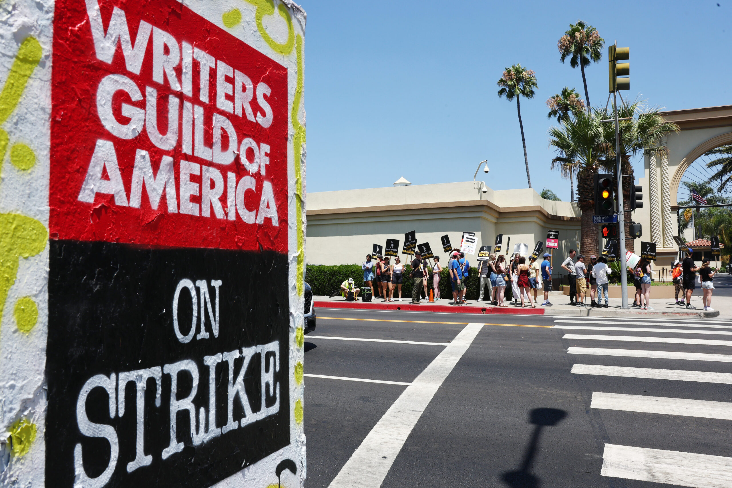 Wga Reaches Historic Deal To End Writers Strike