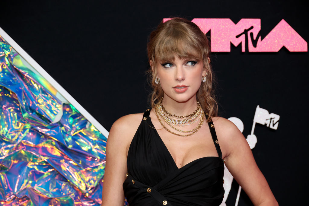 Taylor Swift Eggs On Travis Kelce Dating Rumors With Her Latest Fashion Statement