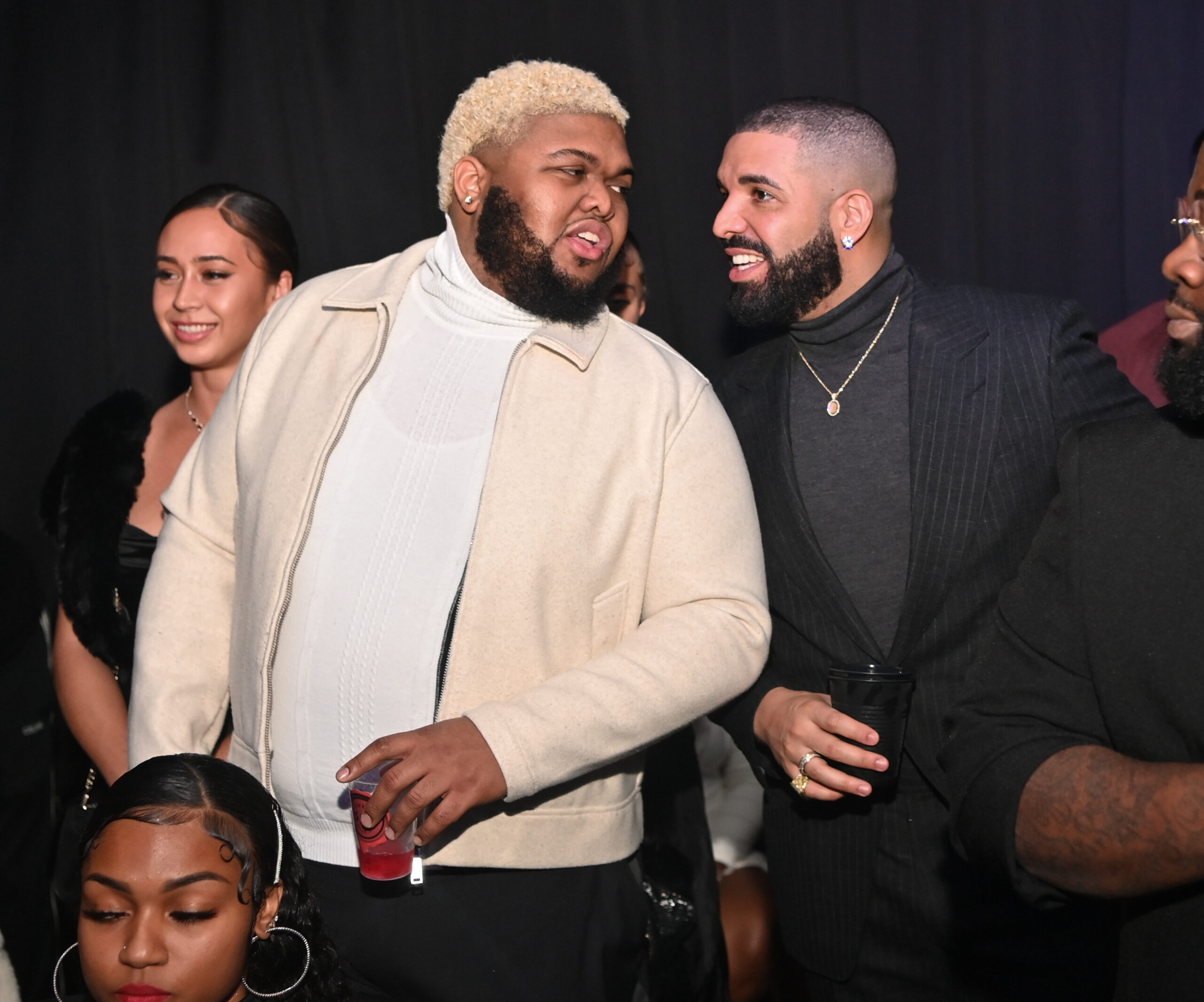Drake Responds To Viral Girlfriend Memes On Tiktok? - 706btq7