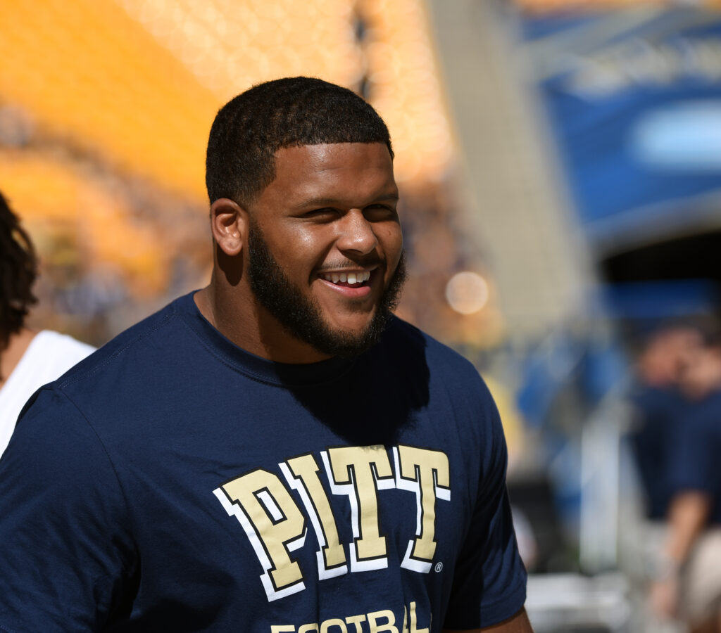 aaron donald shirt off