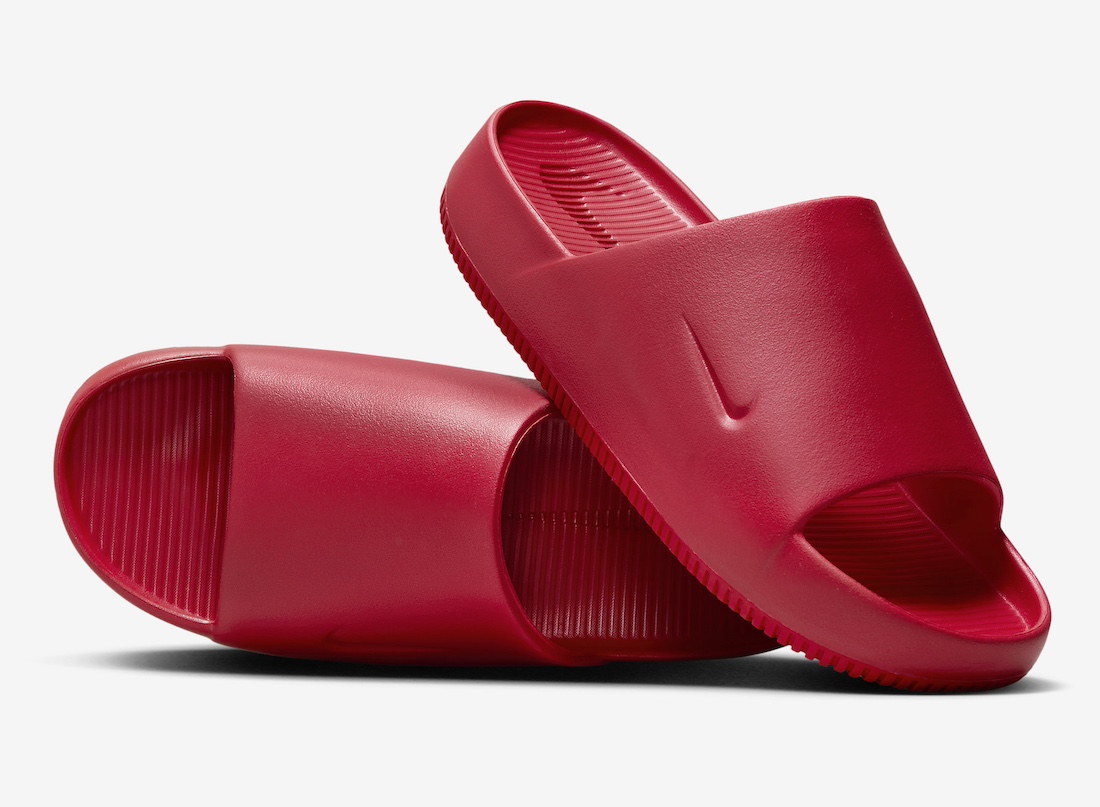 Red best sale nike sandals