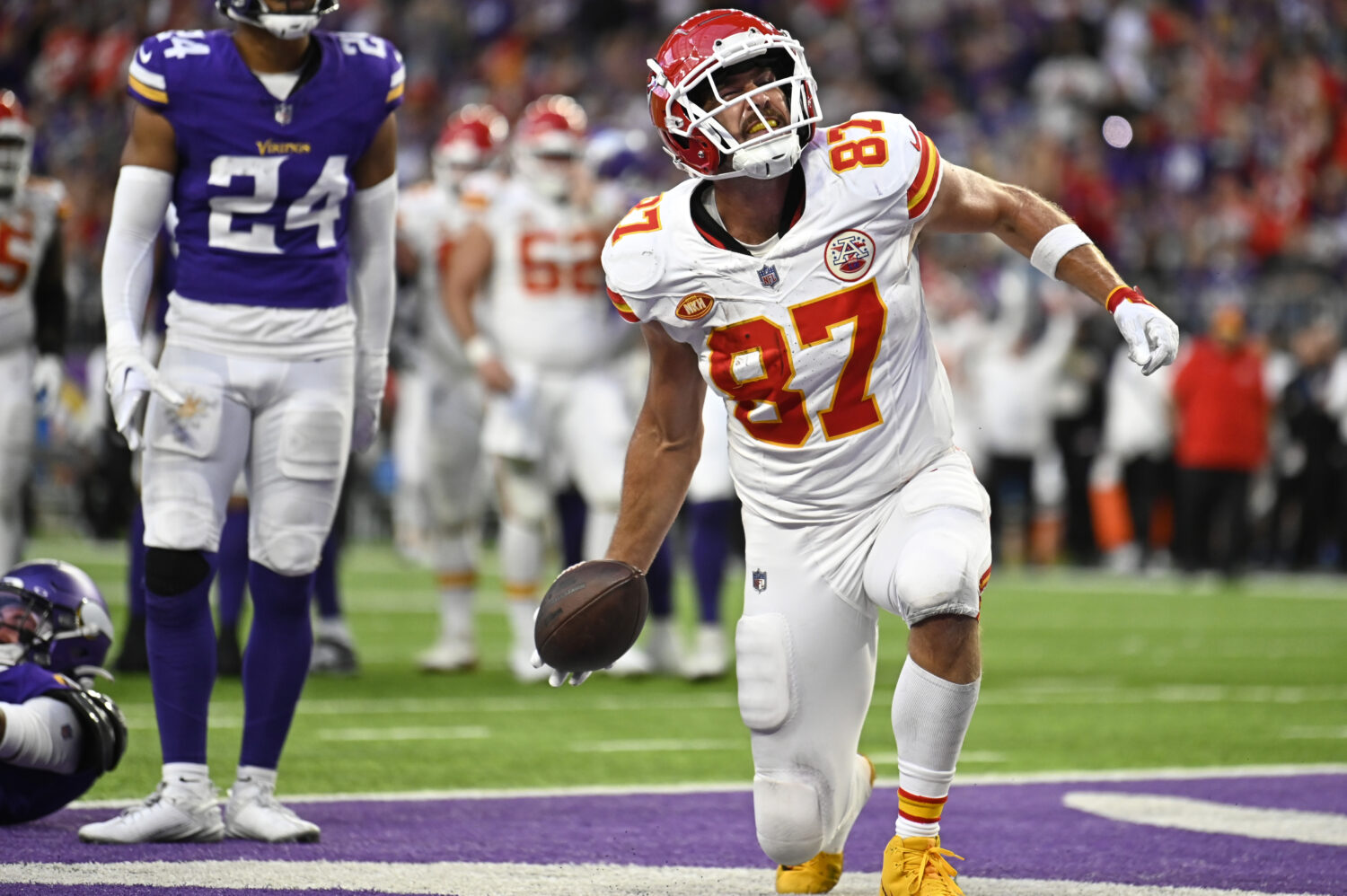 Travis Kelce Suffers Ankle Injury As Taylor Swift Skips Chiefs-Vikings