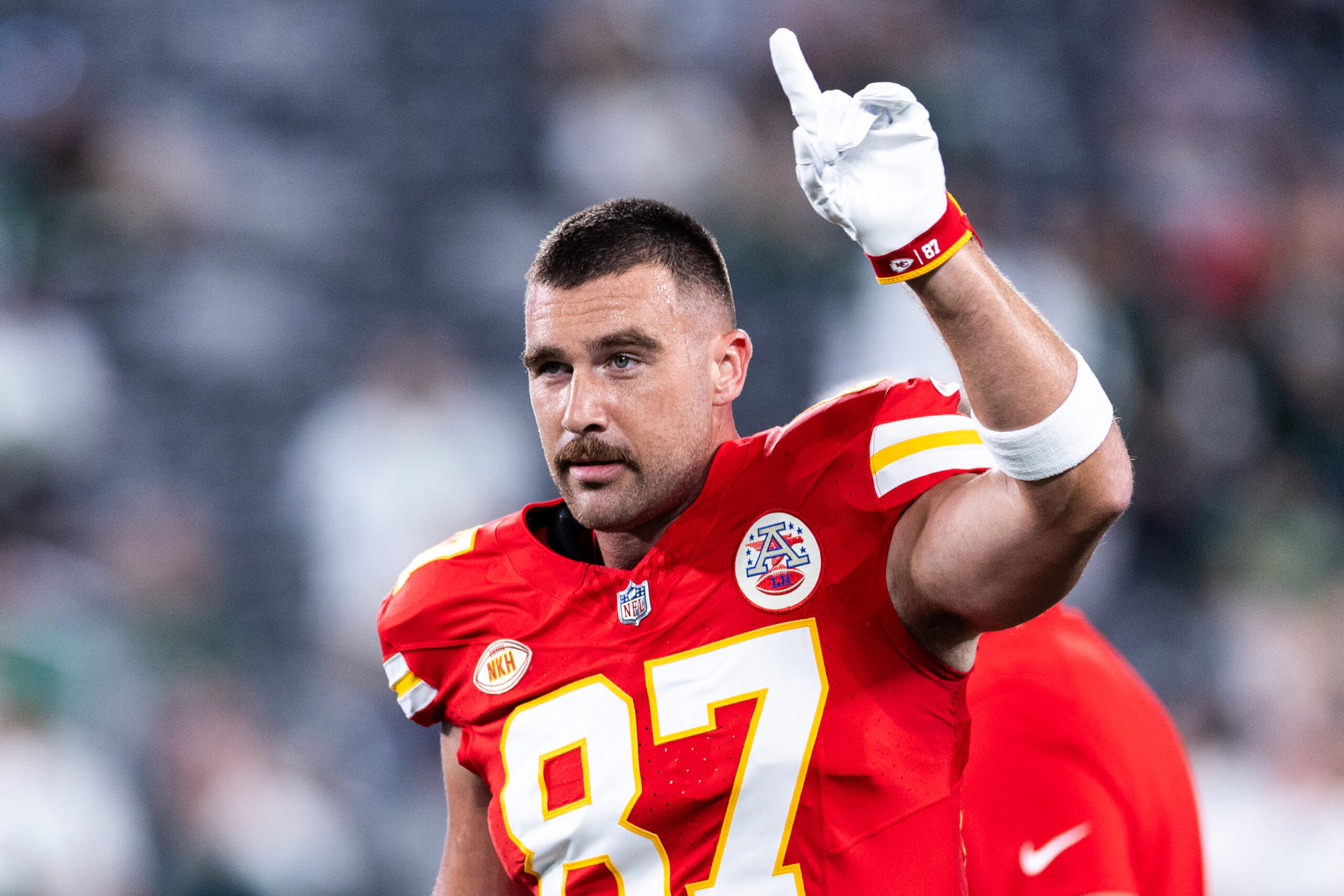 Taylor Swift Cheers on Travis Kelce at Chiefs-Jets