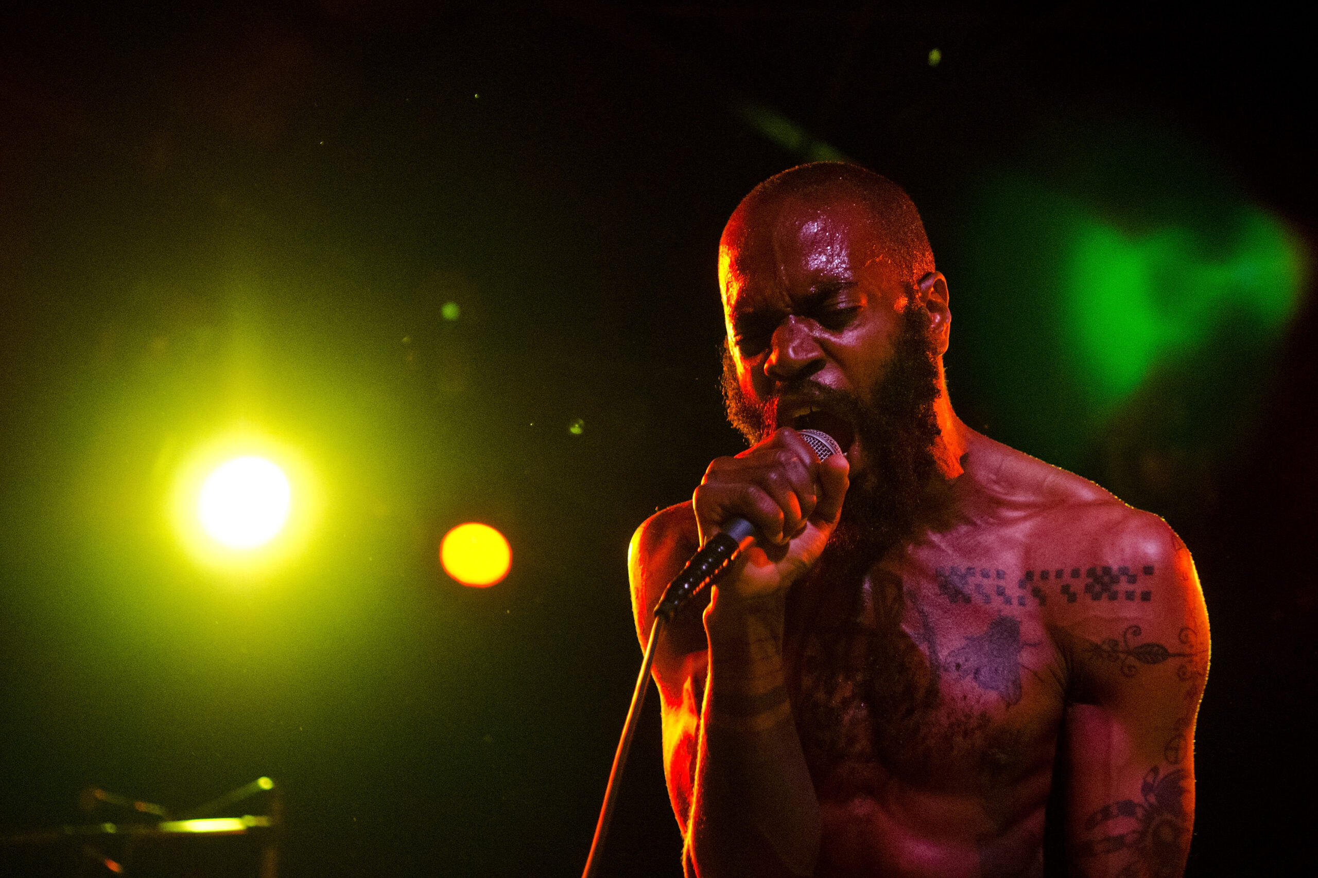 Death grips. Группа Death Grips. Death Grips солист. Stephan Death Grips. Группа Death Grips 2021.