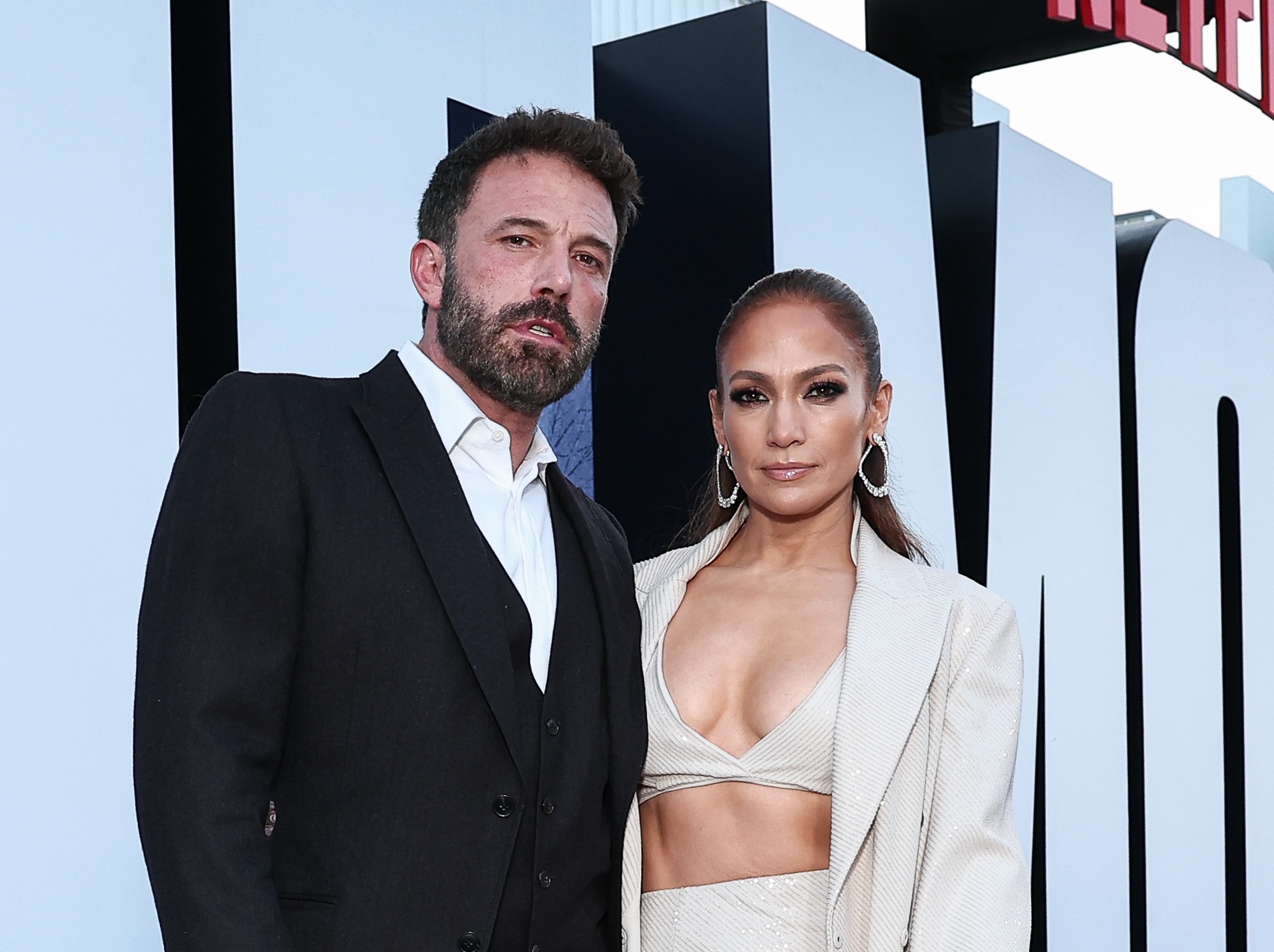 Ben Affleck Fuels Jennifer Lopez Divorce Rumors By Ditching Wedding Ring