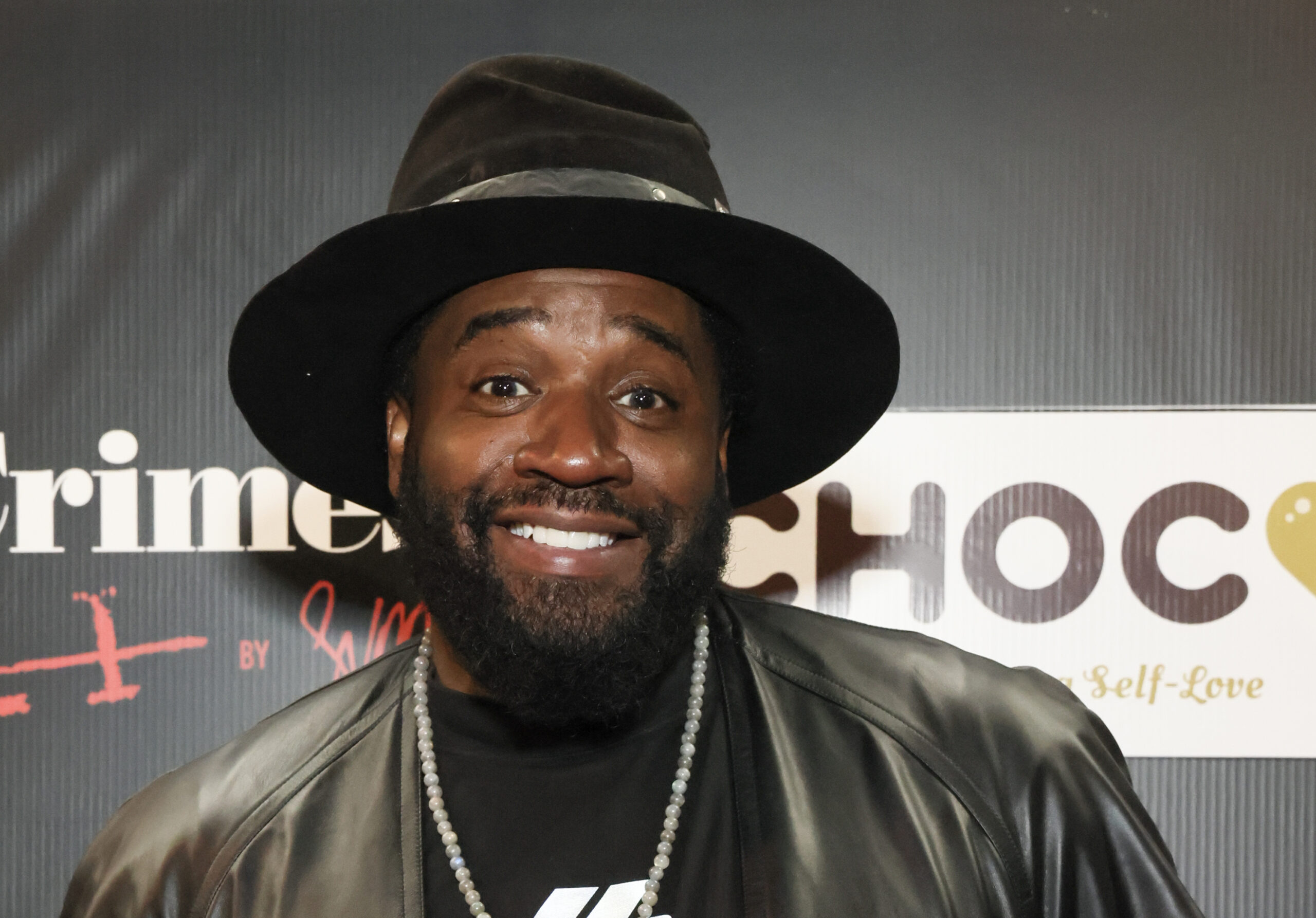 Corey Holcomb Punched Female Comedian Fight Gossip News