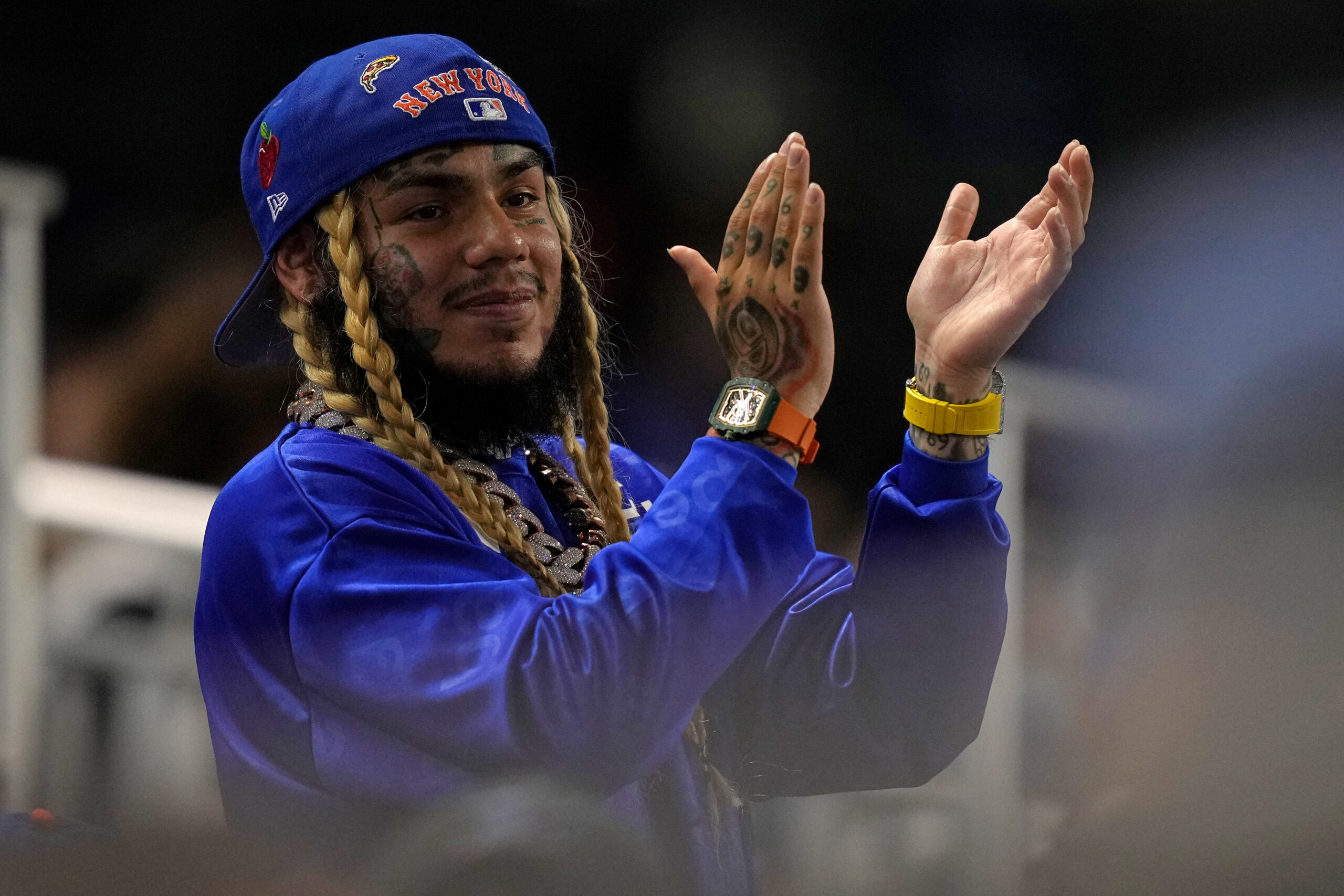 6ix9ine at a Miami Marlins and New York Mets MLB game in Miami in 2021.
