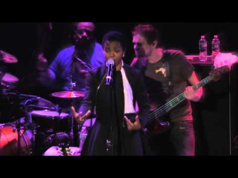 Lauryn Hill Performs “Final Hour” At Bowery Ballroom
