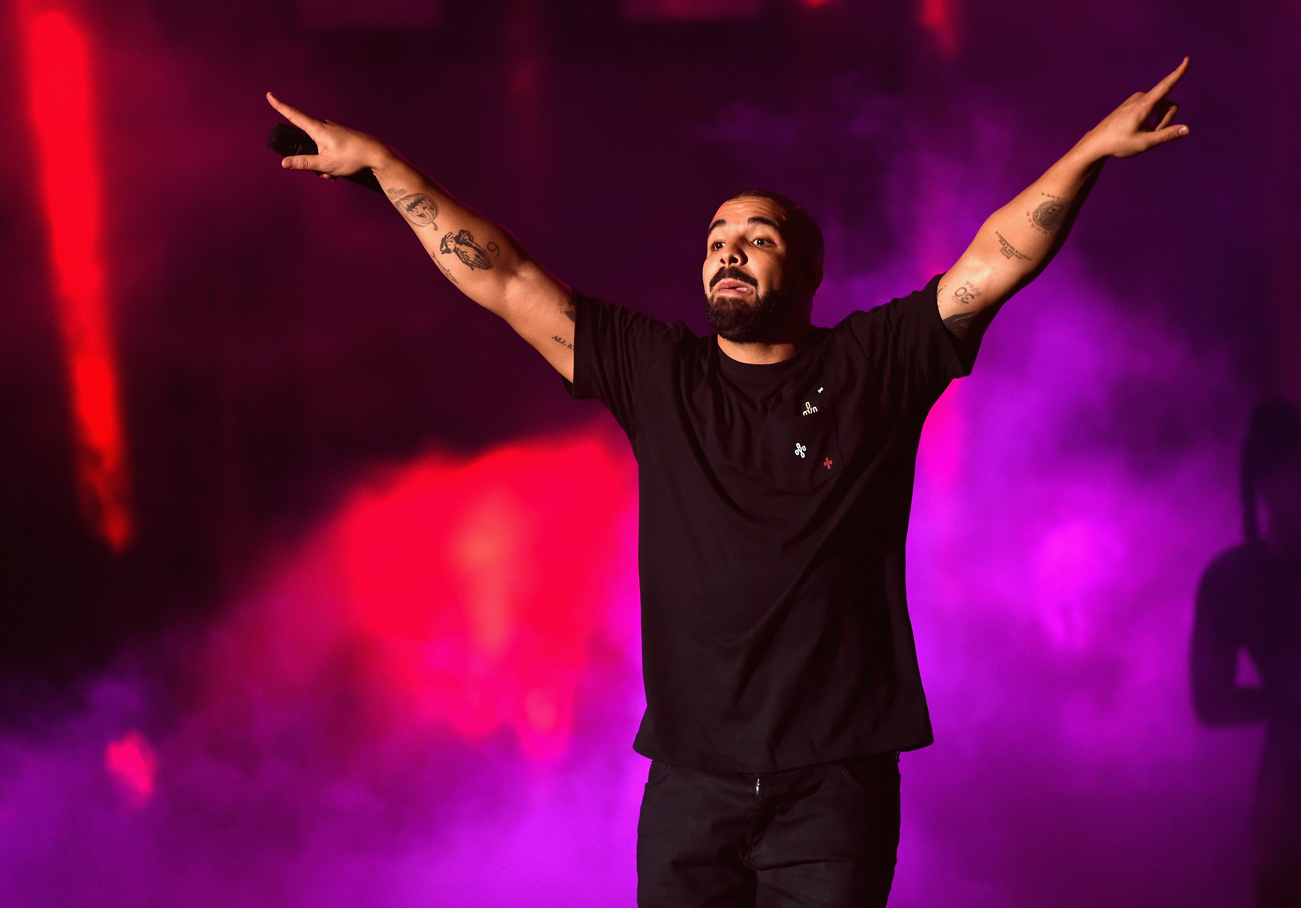 Drake Brings Out Travis Scott, Tinashe, Wiz Khalifa, Big Sean