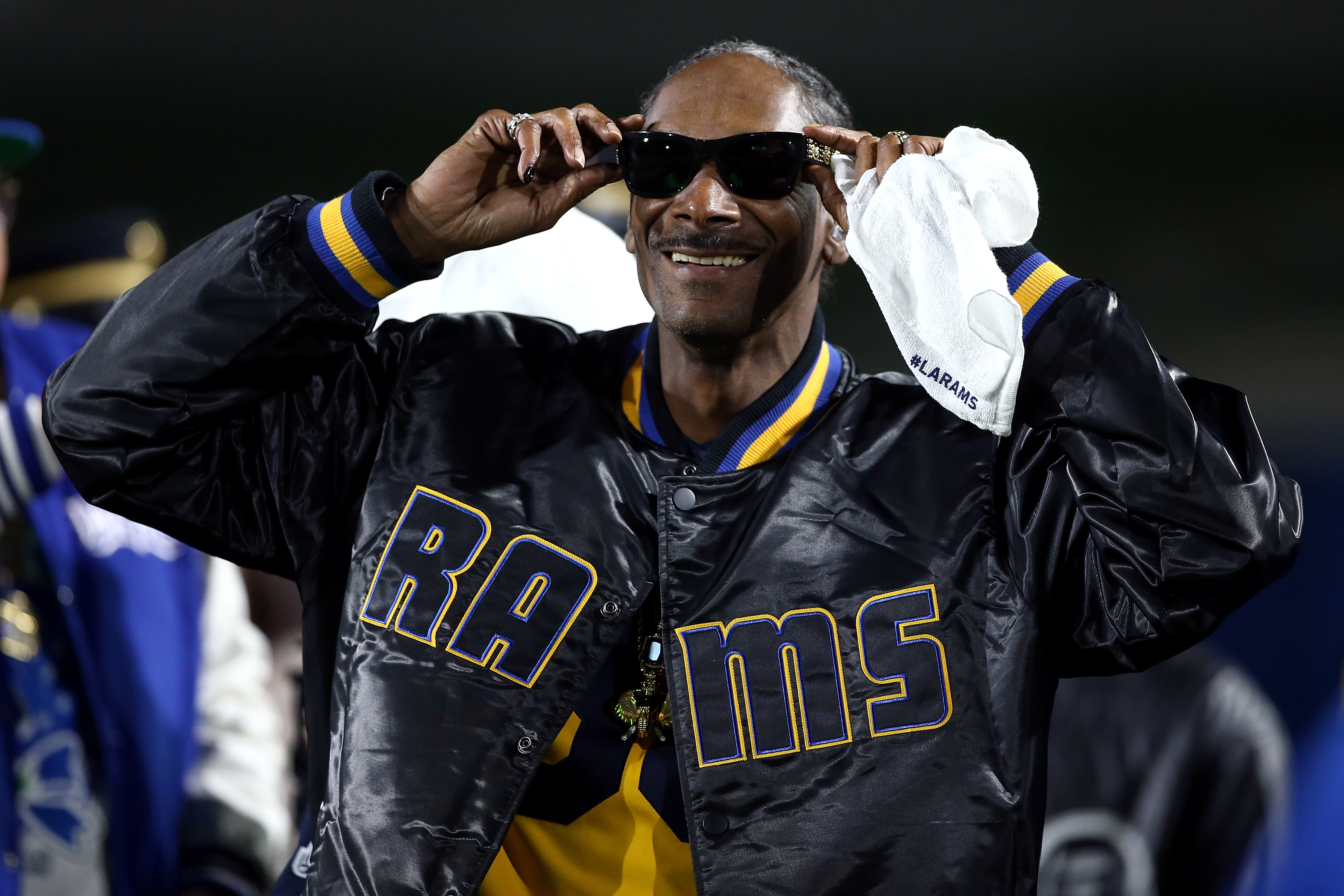 Dr. Dre told Snoop Dogg, Eminem not to show crotch at Super Bowl