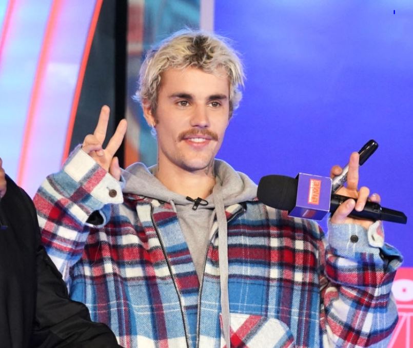 Justin Bieber Taps Daniel Caesar, Giveon, The Kid LAROI For "Justice ...