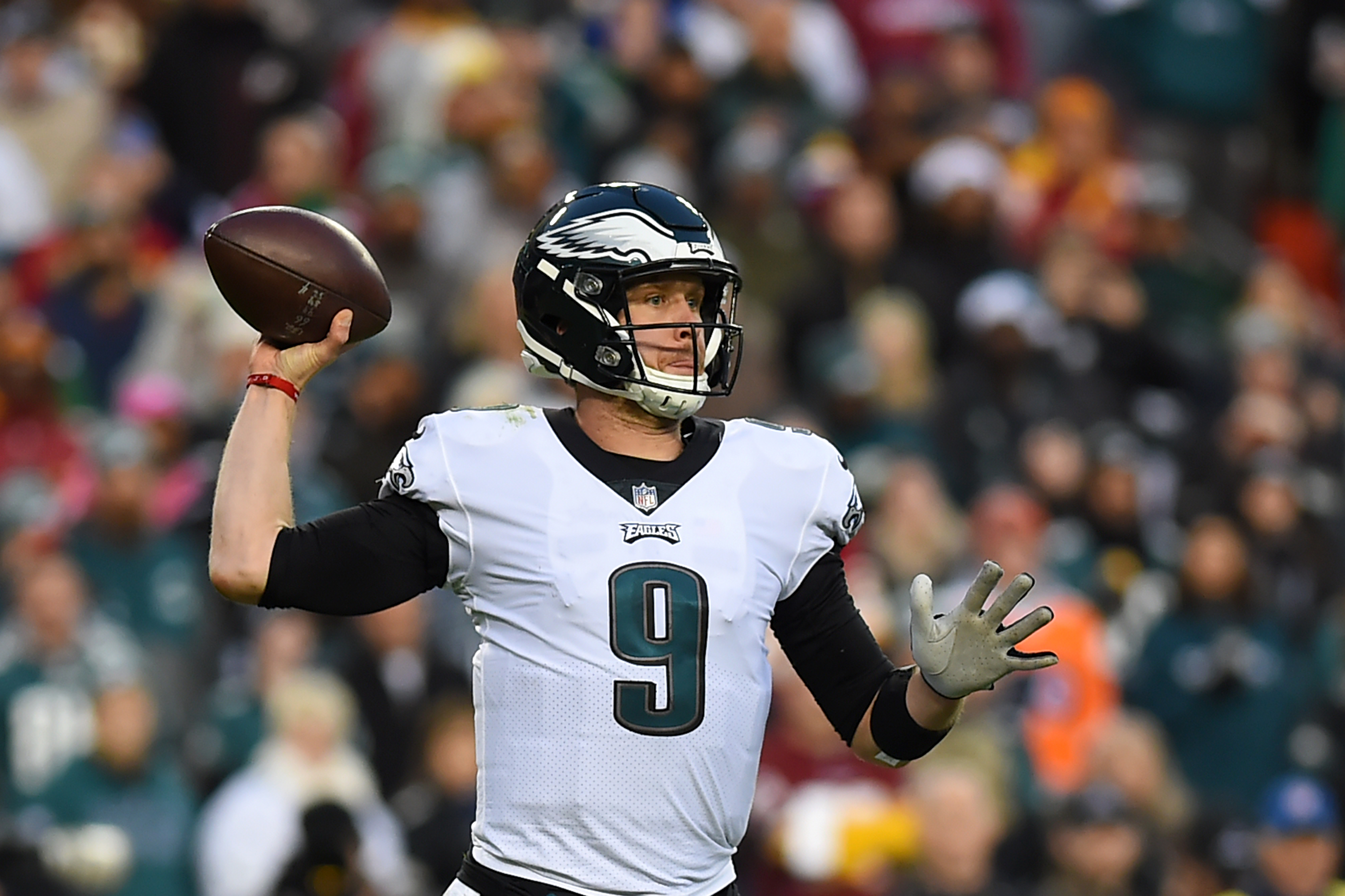 Nick Foles leads Eagles to win vs. Redskins and into playoffs