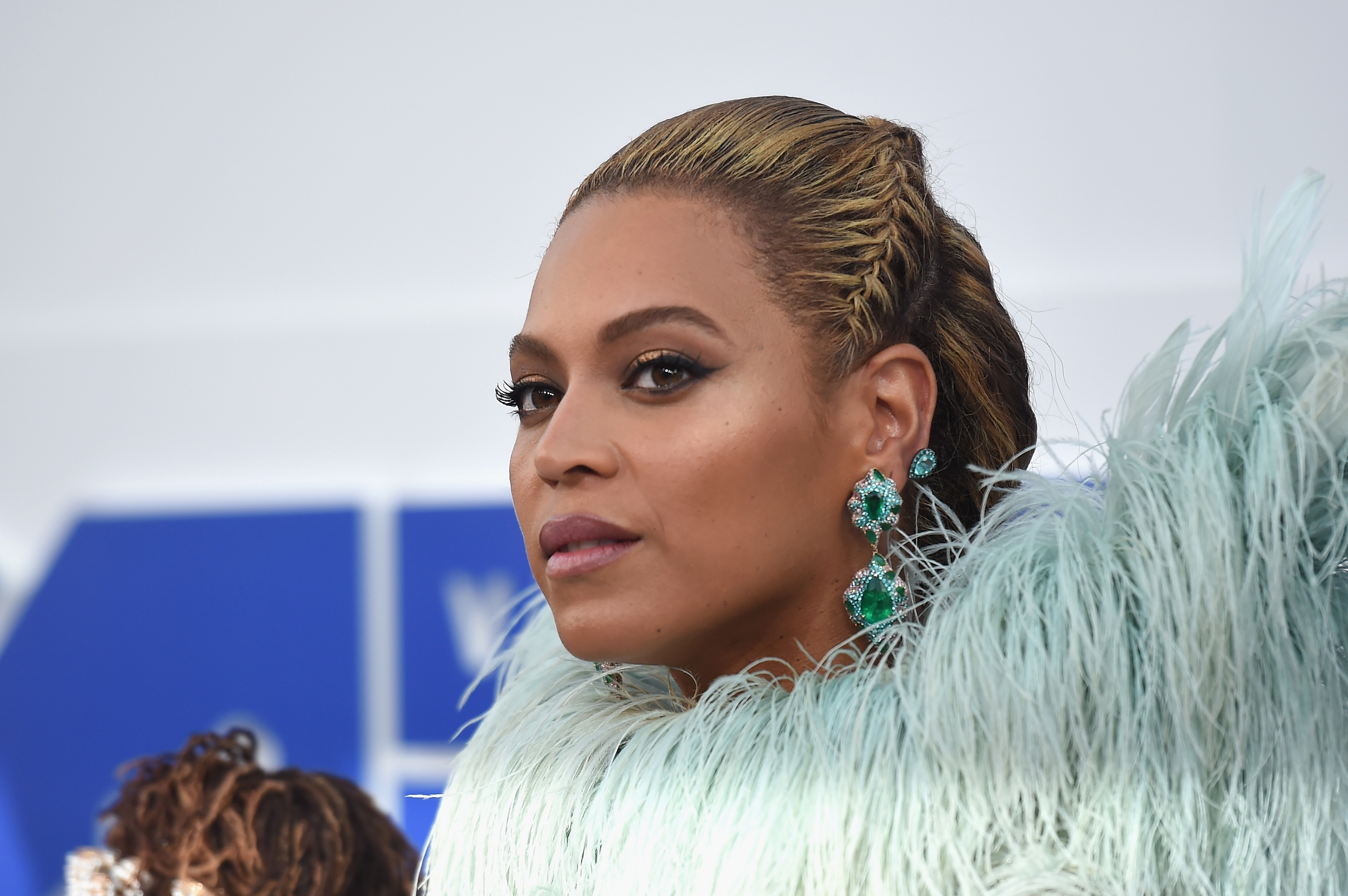 Beyoncé Rumored To Drop Surprise “B7” Album This Week, Beyhive Loses It