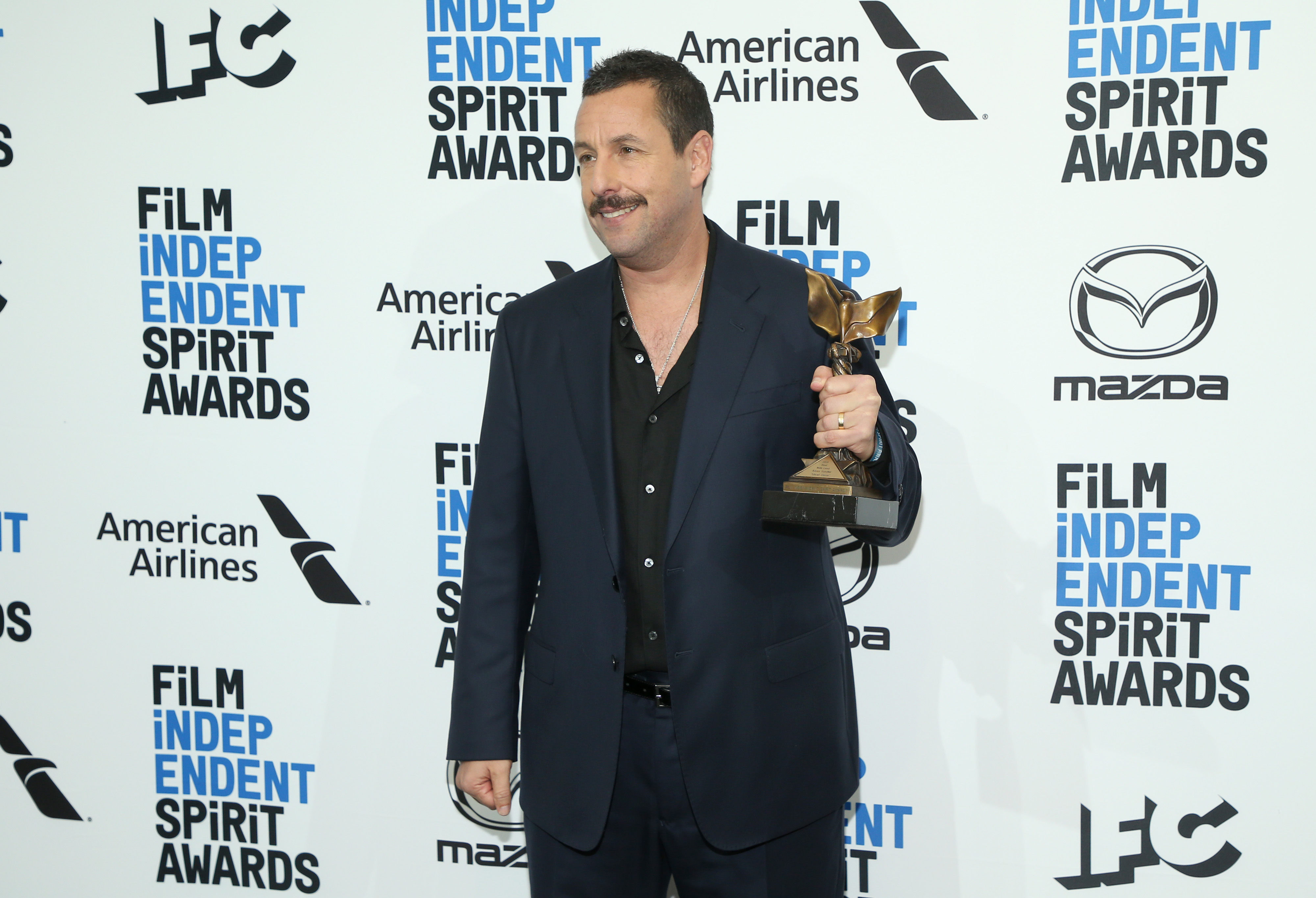 Adam Sandler Jokes About Oscars Snub In Spirit Awards Acceptance Speech