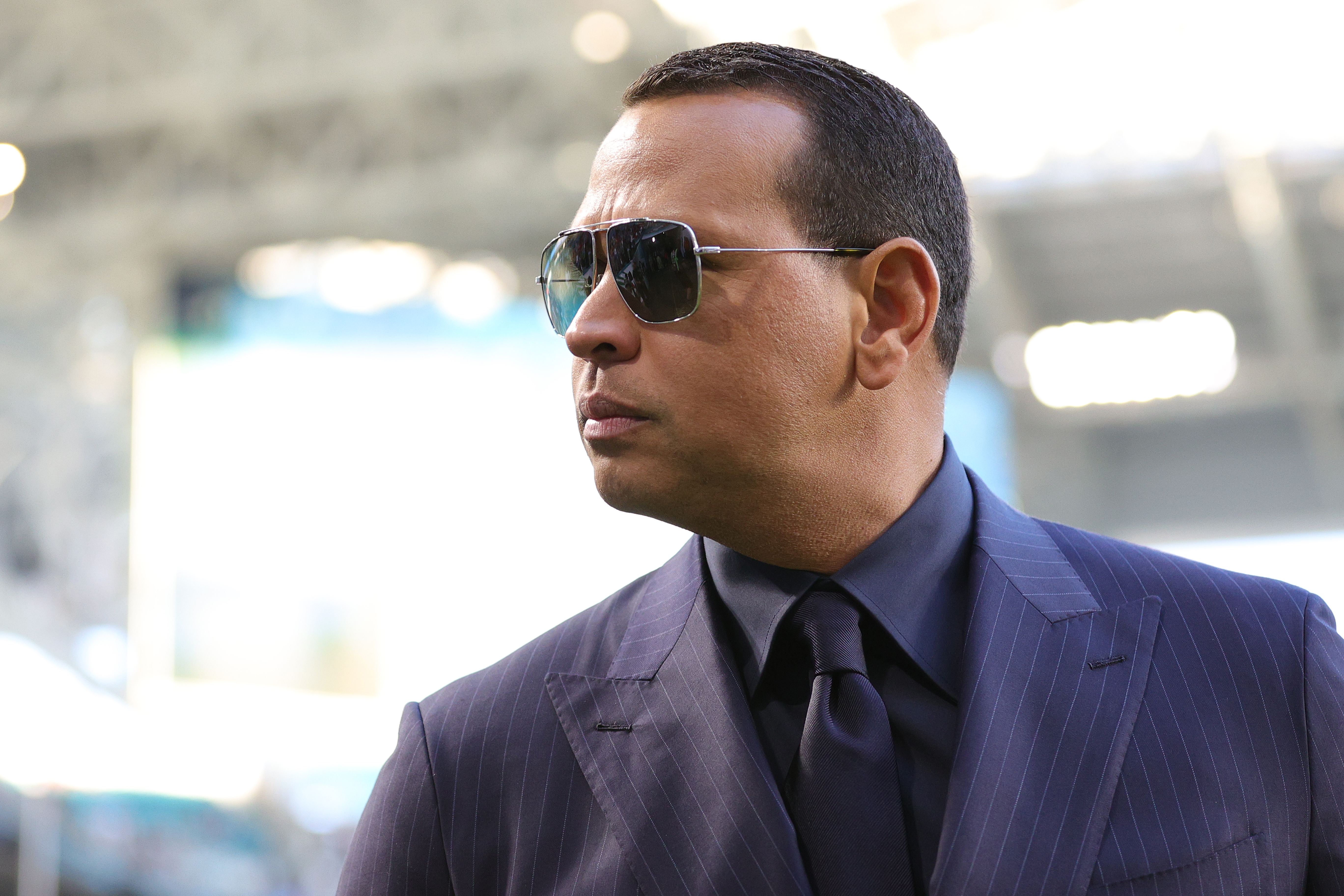 alex rodriguez - manager - takehandbags