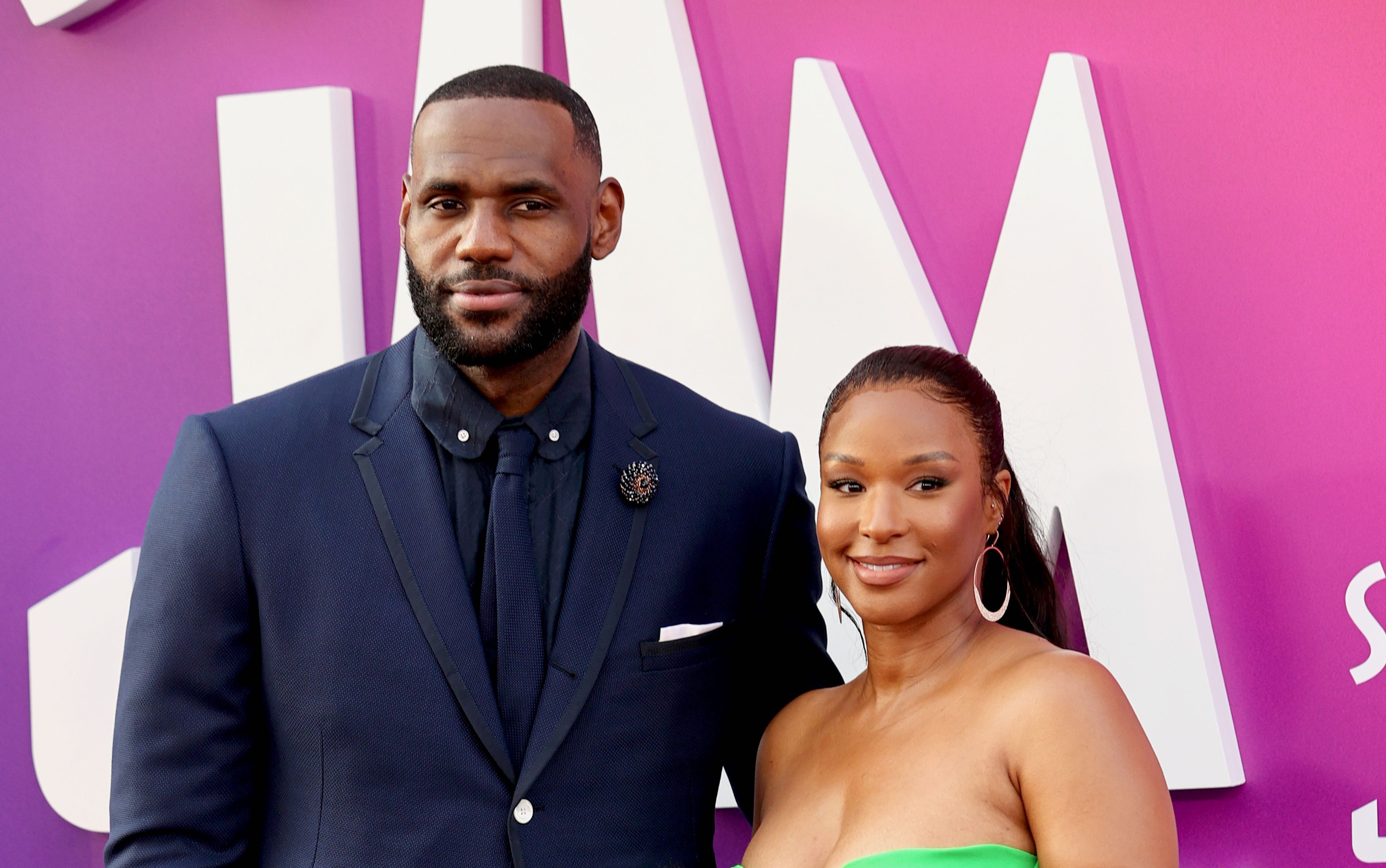 Lebron James' Wife Savannah Stuns On Red Carpet Of 