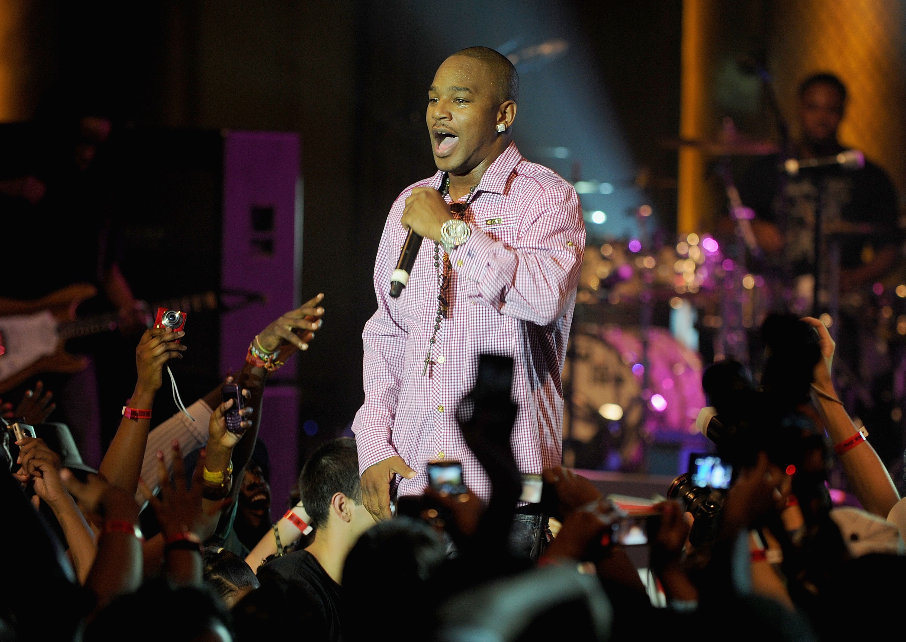 Cam'ron Honors The Mother Of His Son With Brand New Range Rover