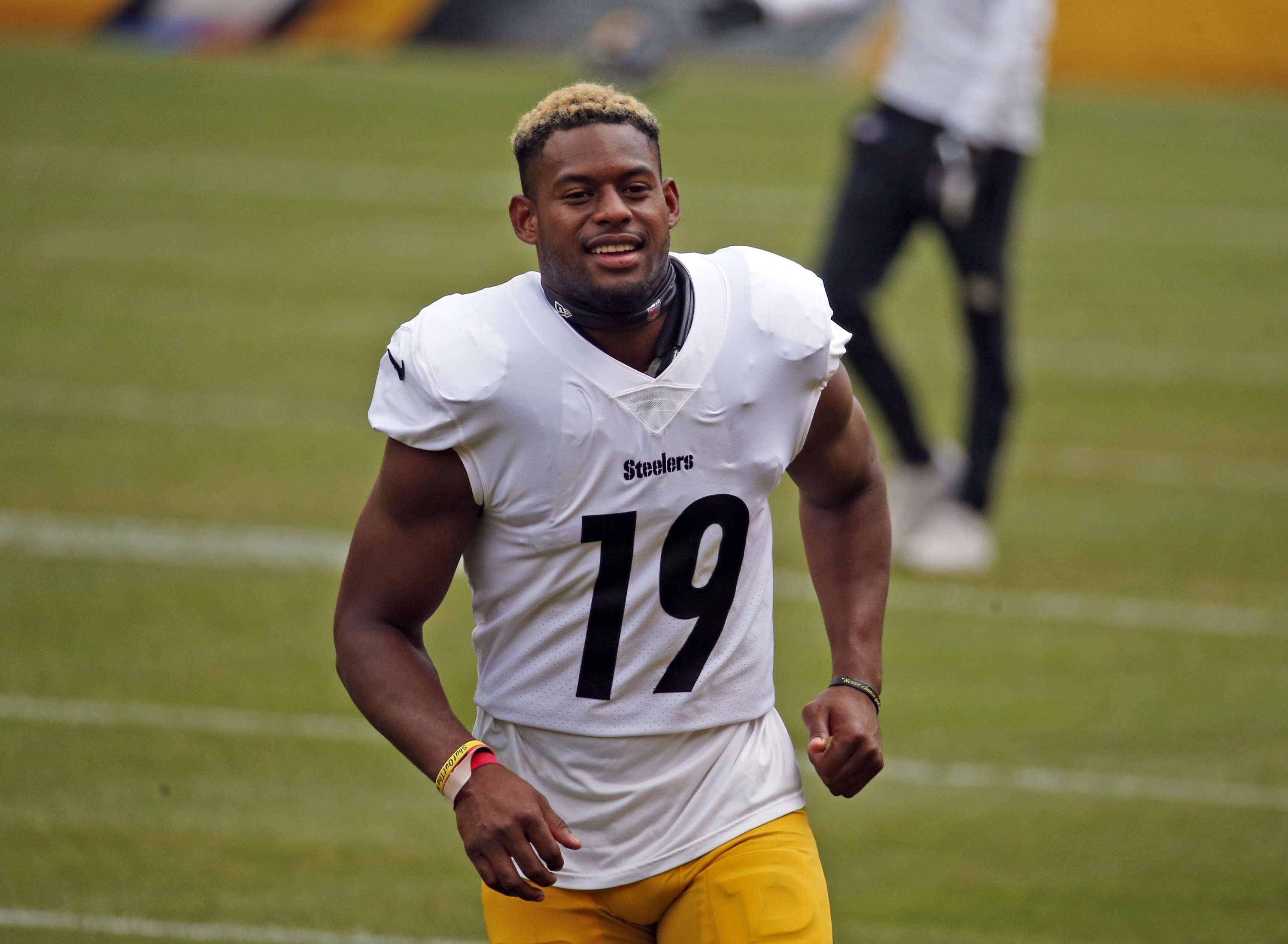 Steelers news: JuJu Smith-Schuster bombshell drops ahead of playoff game  vs. Chiefs