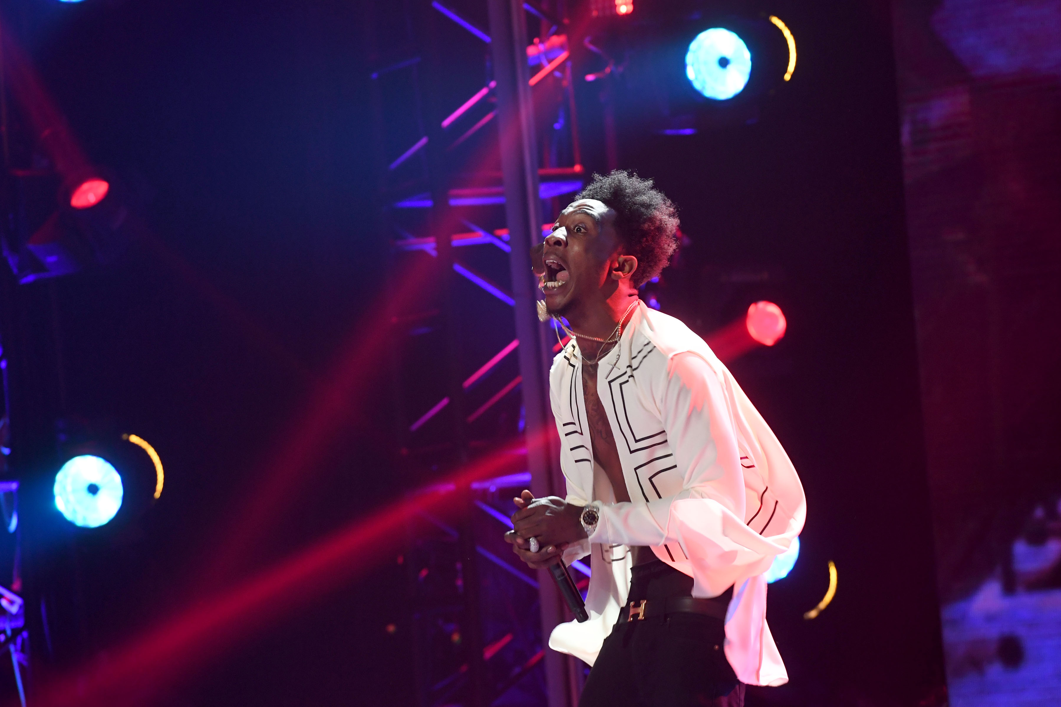 BET Hip-Hop Awards 2016: Watch Isaiah Rashad, Lil Uzi Vert, 21 Savage  Perform