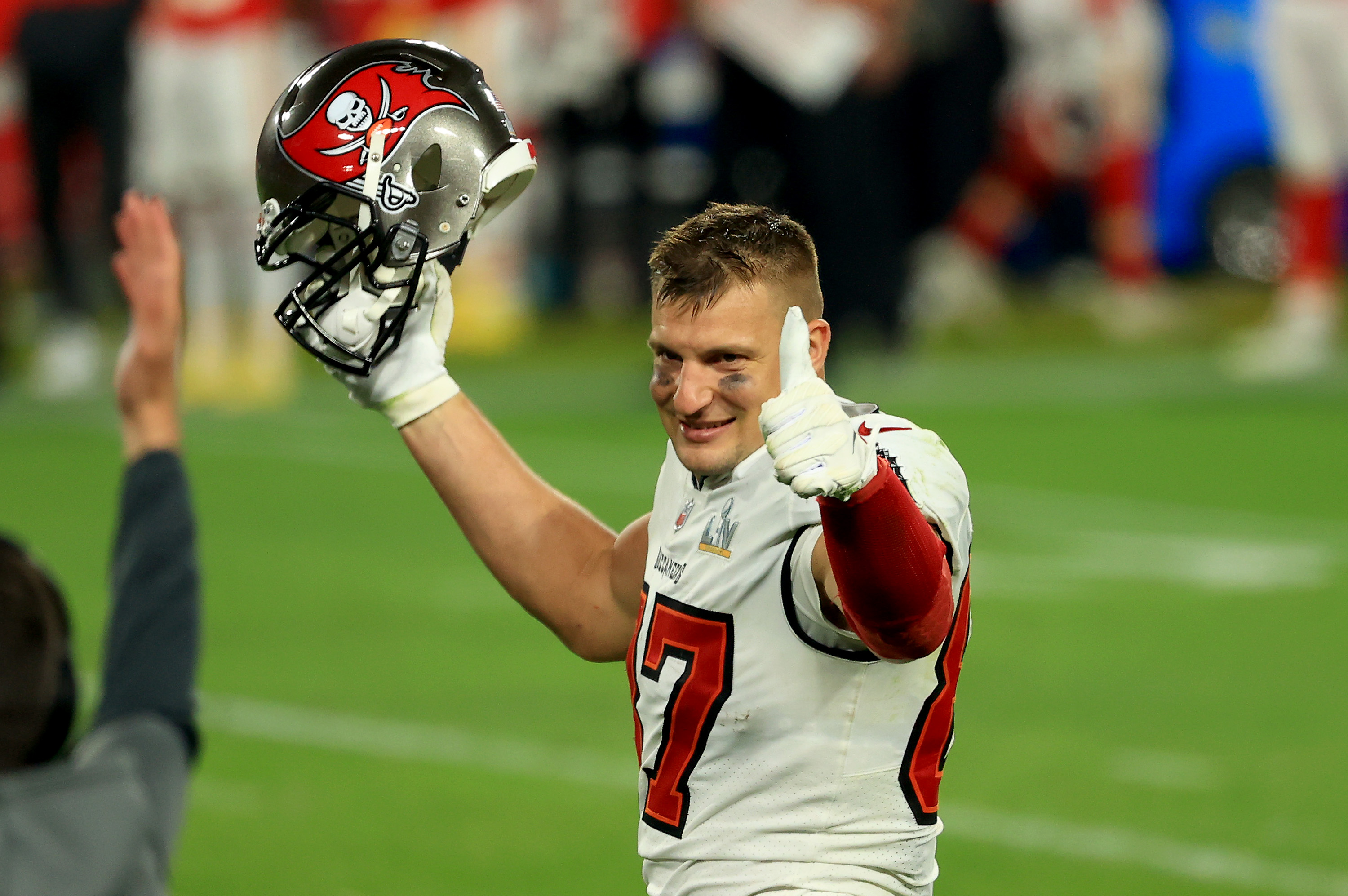 Bucs TE Rob Gronkowski catches football dropped from helicopter