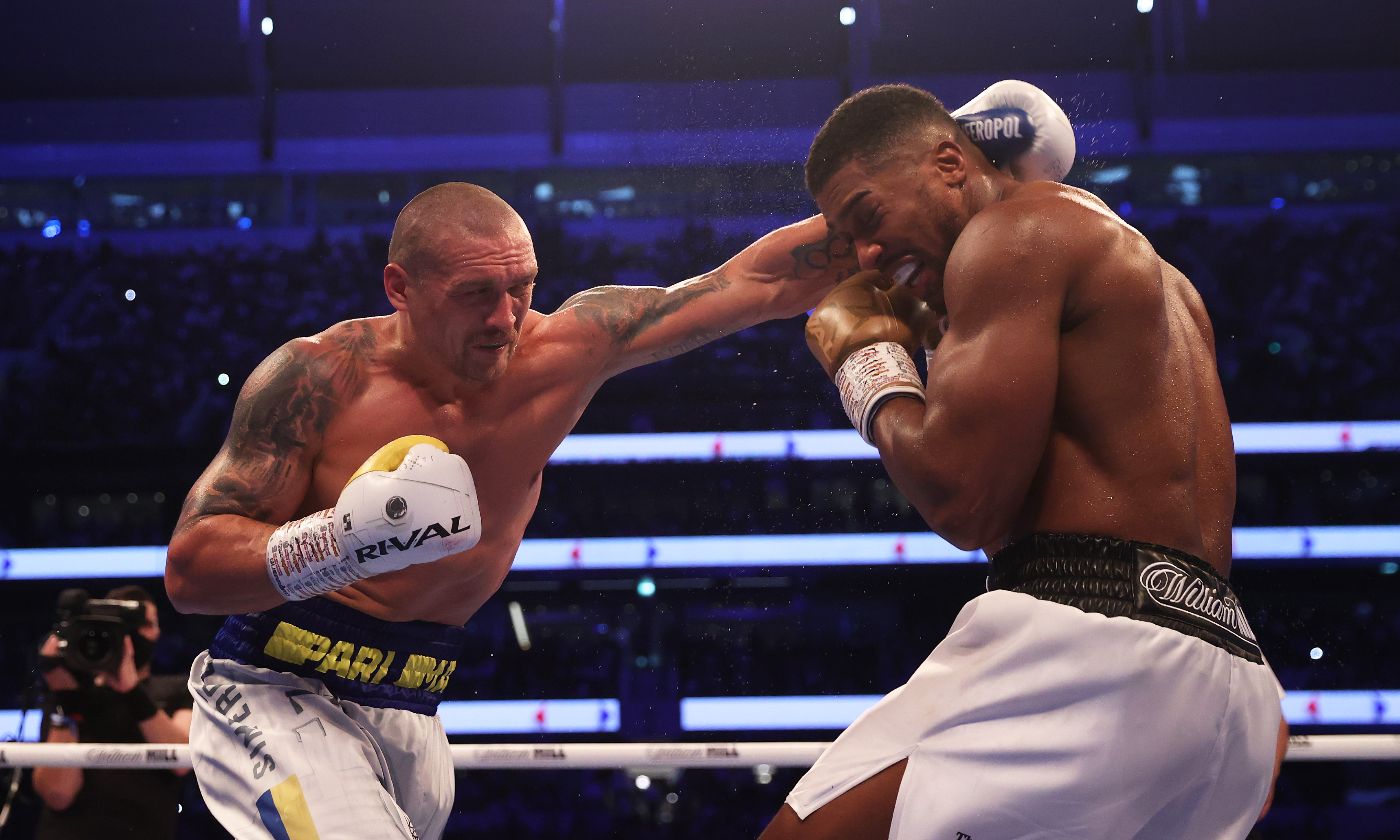 Oleksandr Usyk Defeats Anthony Joshua To Become Heavyweight Champion
