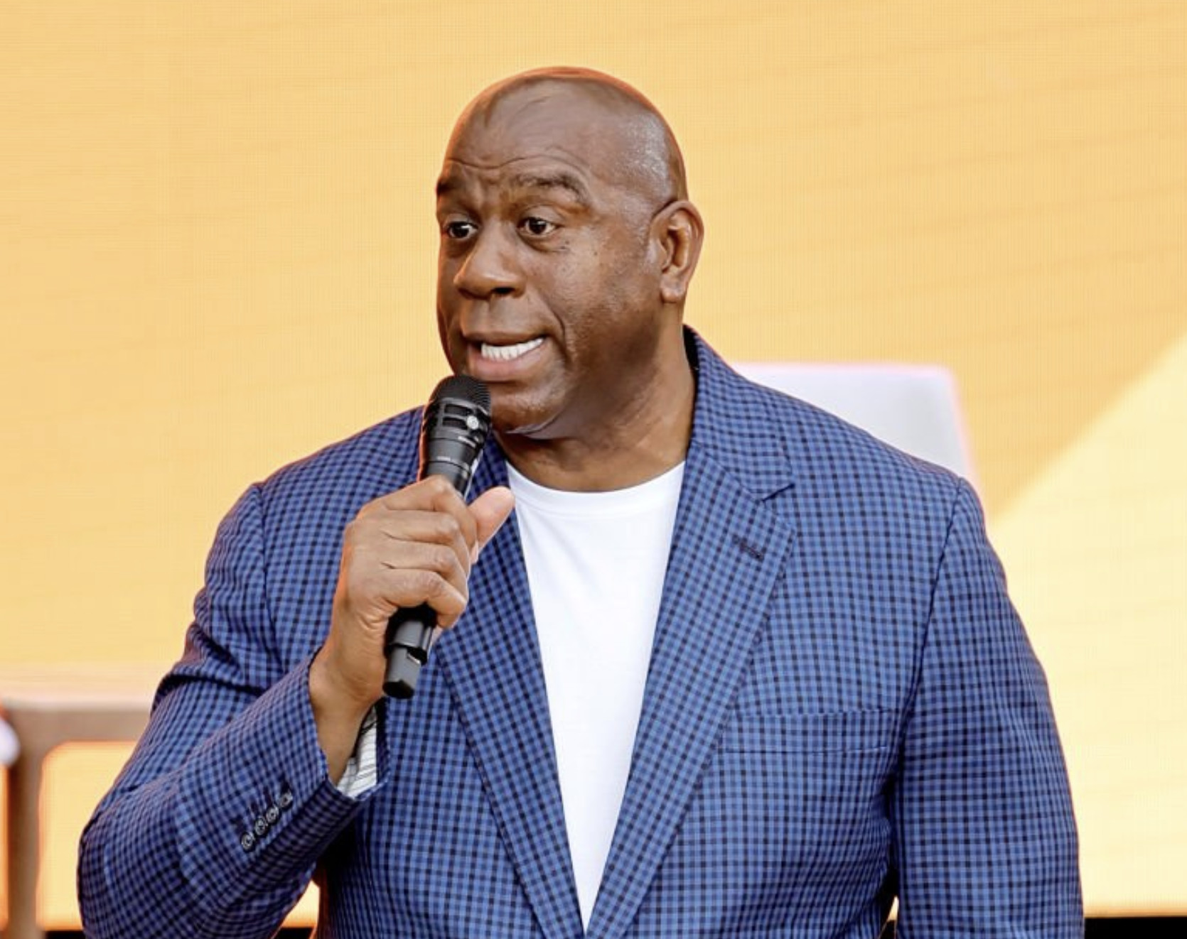 Magic Johnson Denies Fake Report About Donating Blood