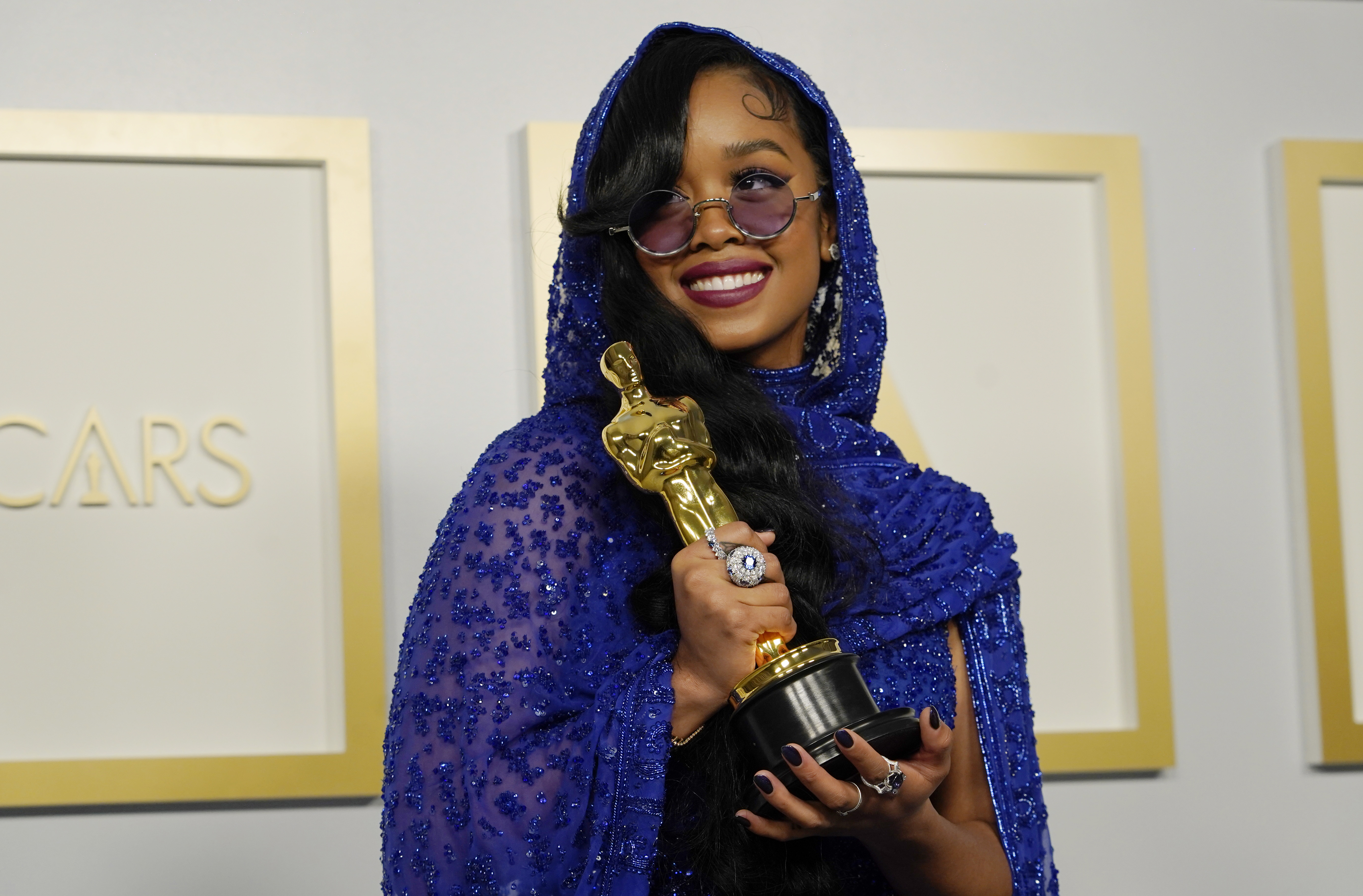 R&B singer H.E.R. to play Belle in ABC's upcoming special Beauty