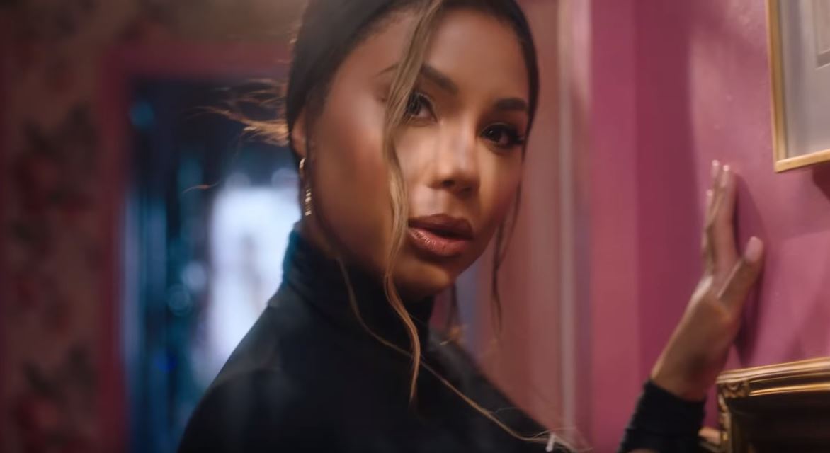 Tamar Braxton Calls On Boyfriend To Star In Sultry “Crazy Kind of Love” Visual