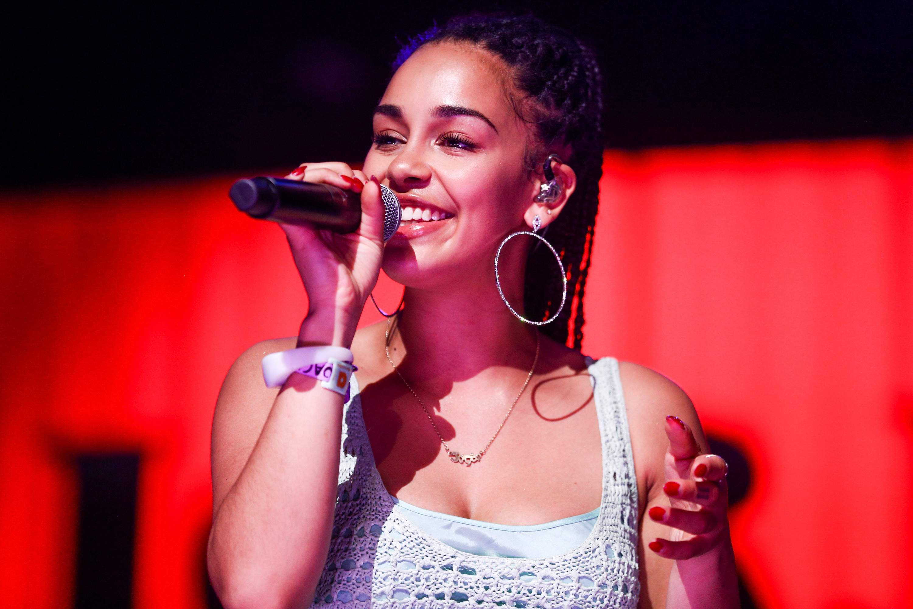Jorja Smith Absolutely Stuns During JawDropping NPR Tiny Desk Concert