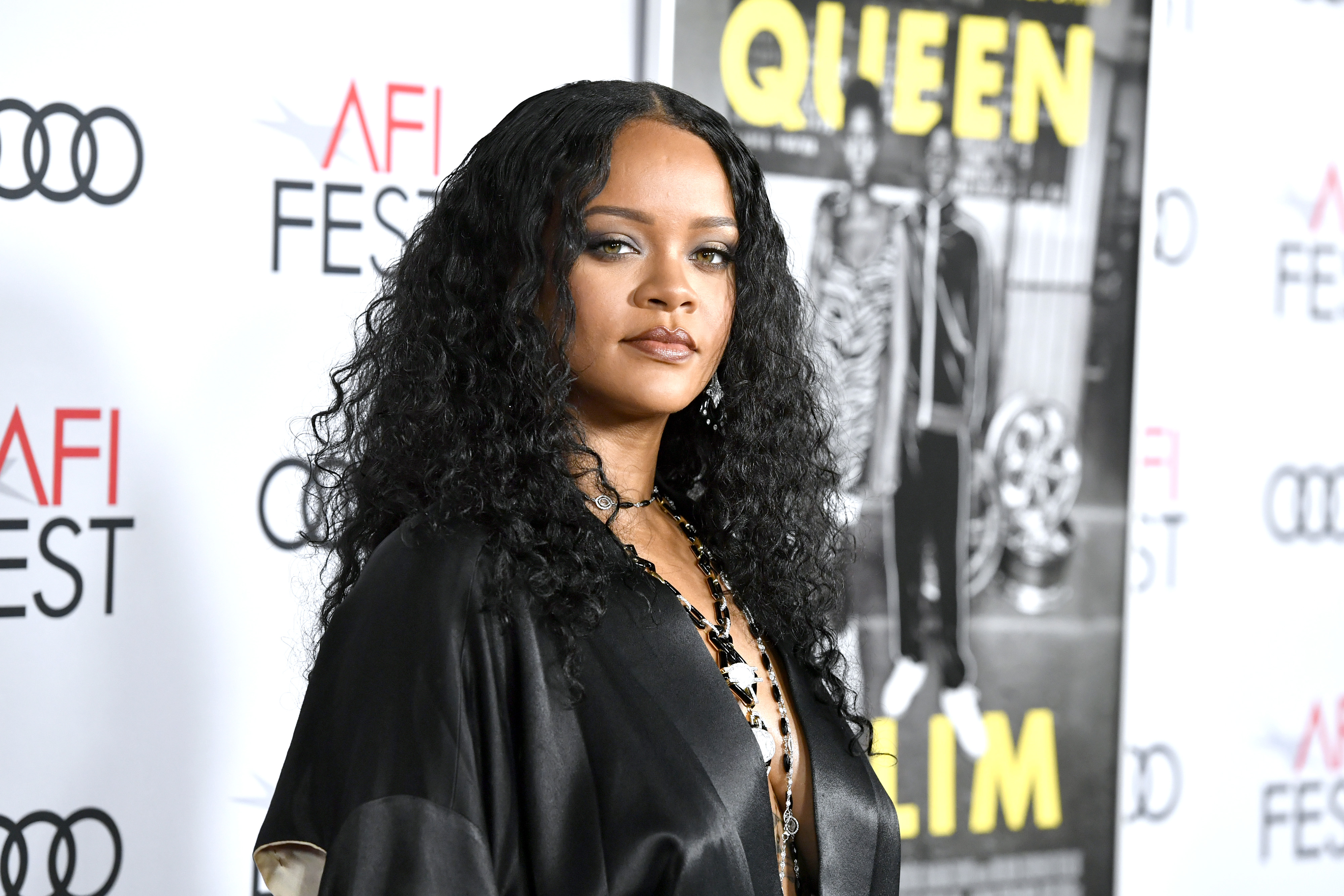 Rihanna Did Not Drop A New Album In 2019 As Promised & Fans Are Pissed