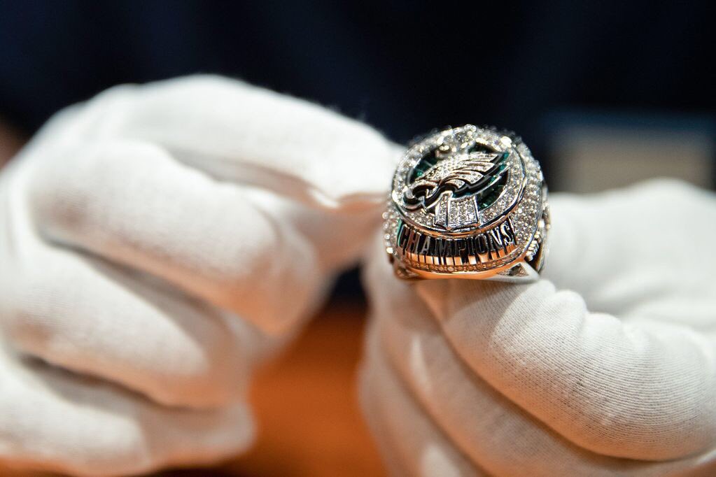 Philadelphia Eagles' Super Bowl rings have 219 diamonds, 17 green sapphires  - ESPN