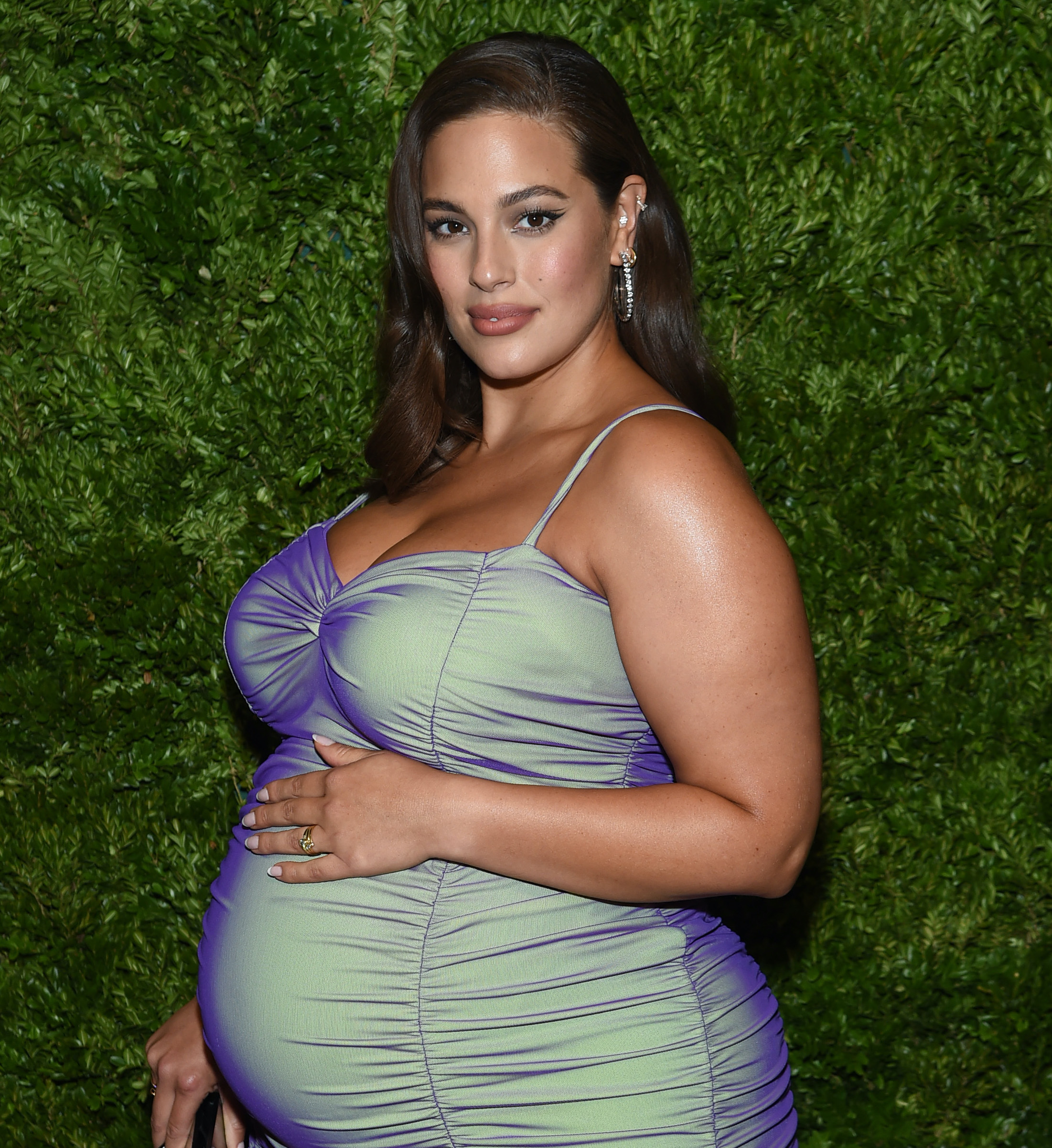 Ashley Graham Celebrates Postpartum Stretch Marks In Body Positive Photo Spread 3744