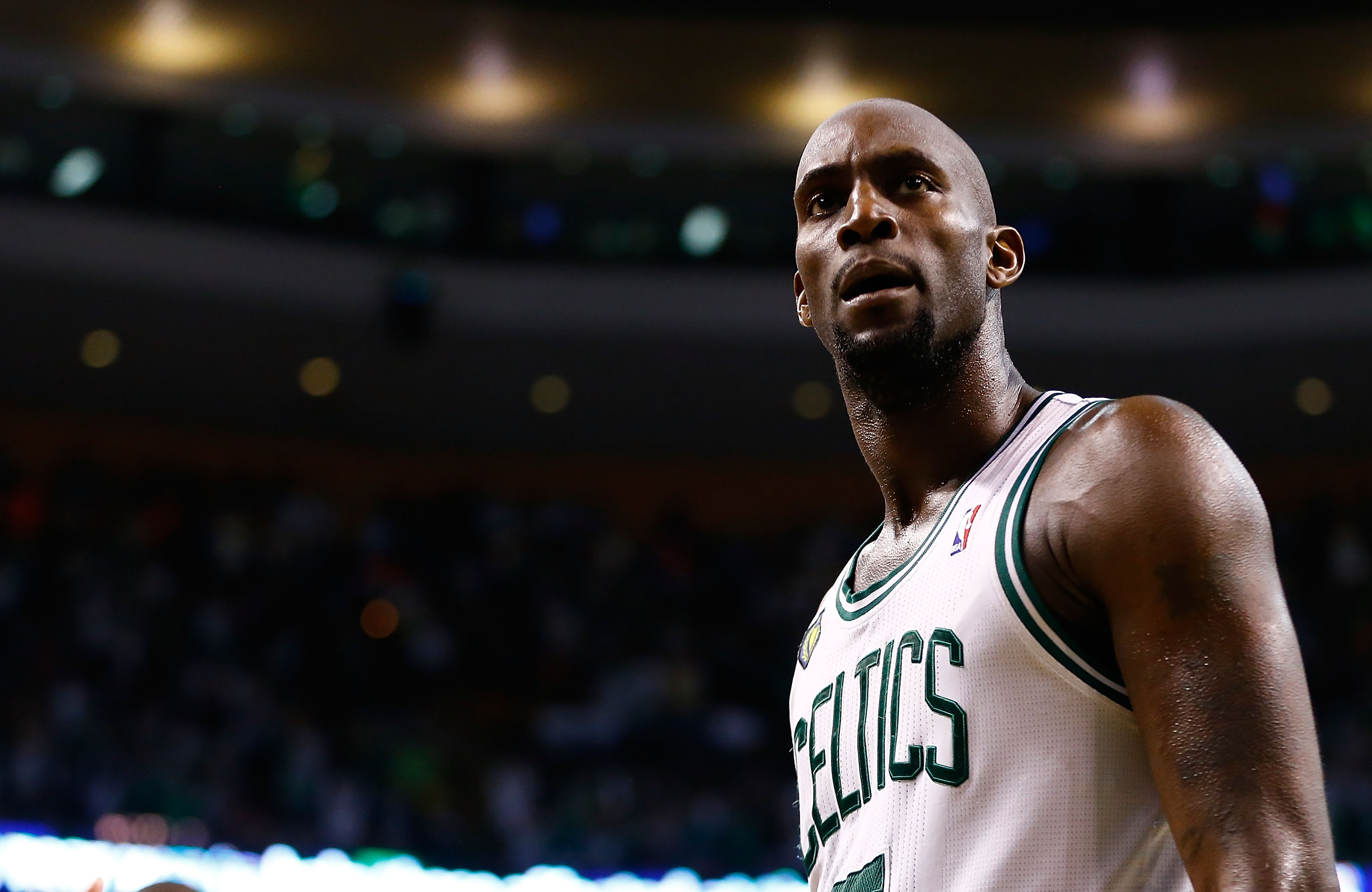 Celtics will retire Kevin Garnett's No. 5 jersey next season