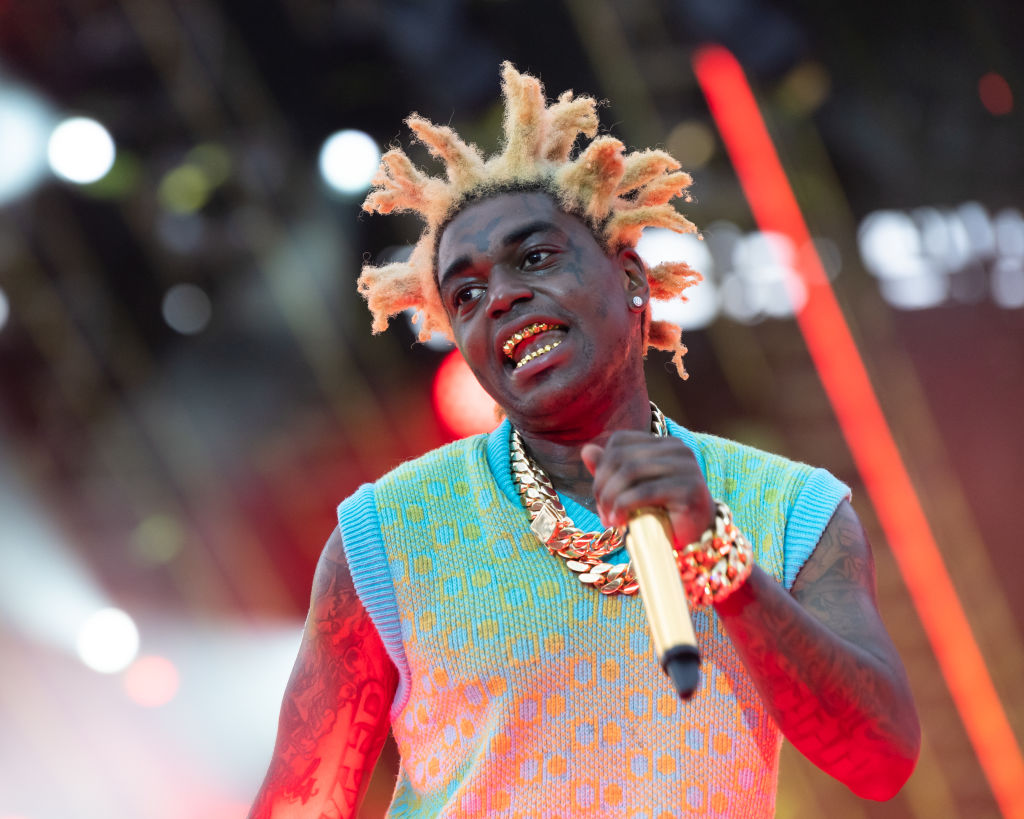 Kodak Black Grosses Fans Out By Grabbing His Moms Ass In Viral Video