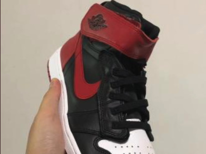 Air Jordan 1 High Strap Looks Better Without The Strap 