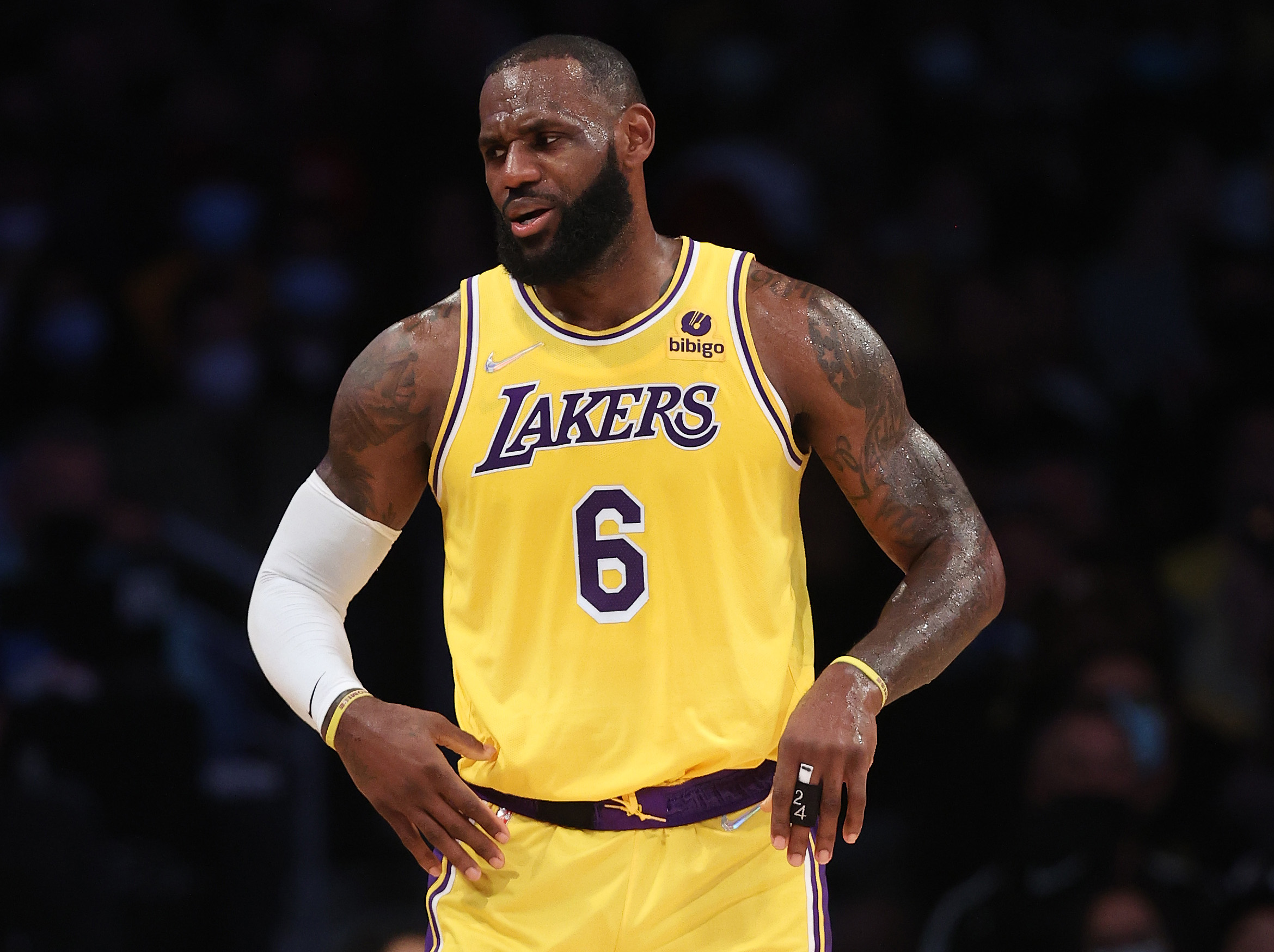 LeBron James gives harsh criticism of his own Lakers