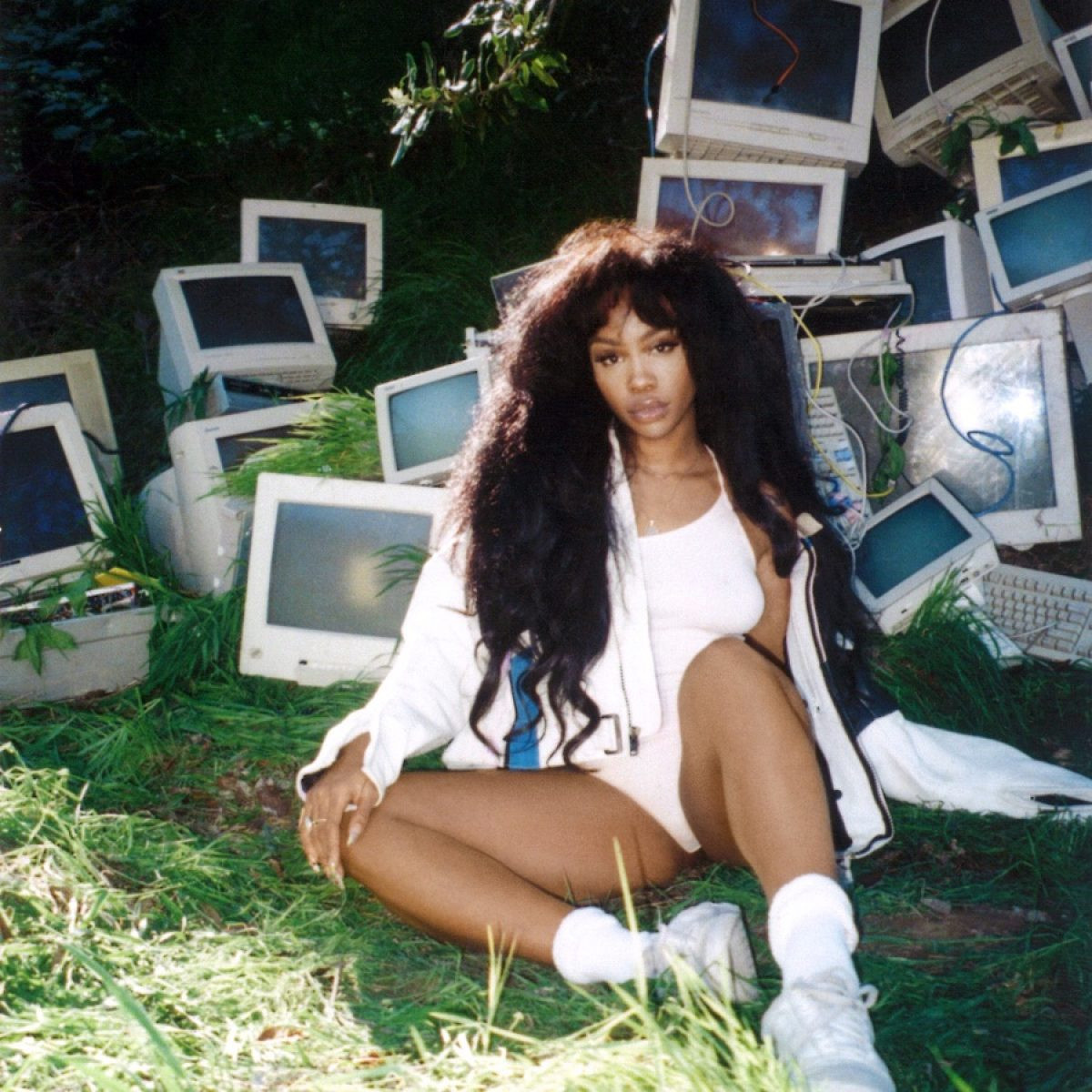 SZA Blesses Fans With Seven Unreleased Songs On “CTRL (Deluxe)”