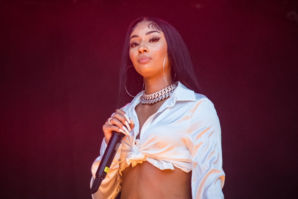 Eubi Rpse Rubi Rose Poses In The Mirror For IG Thirst Trap
