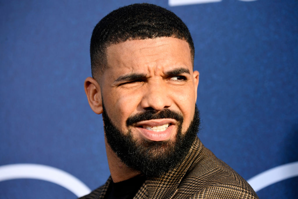 Drake’s AirDrop Flirting Attempt With Restaurant “Dime” Deemed “Creepy,” Rapper Faces Backlash