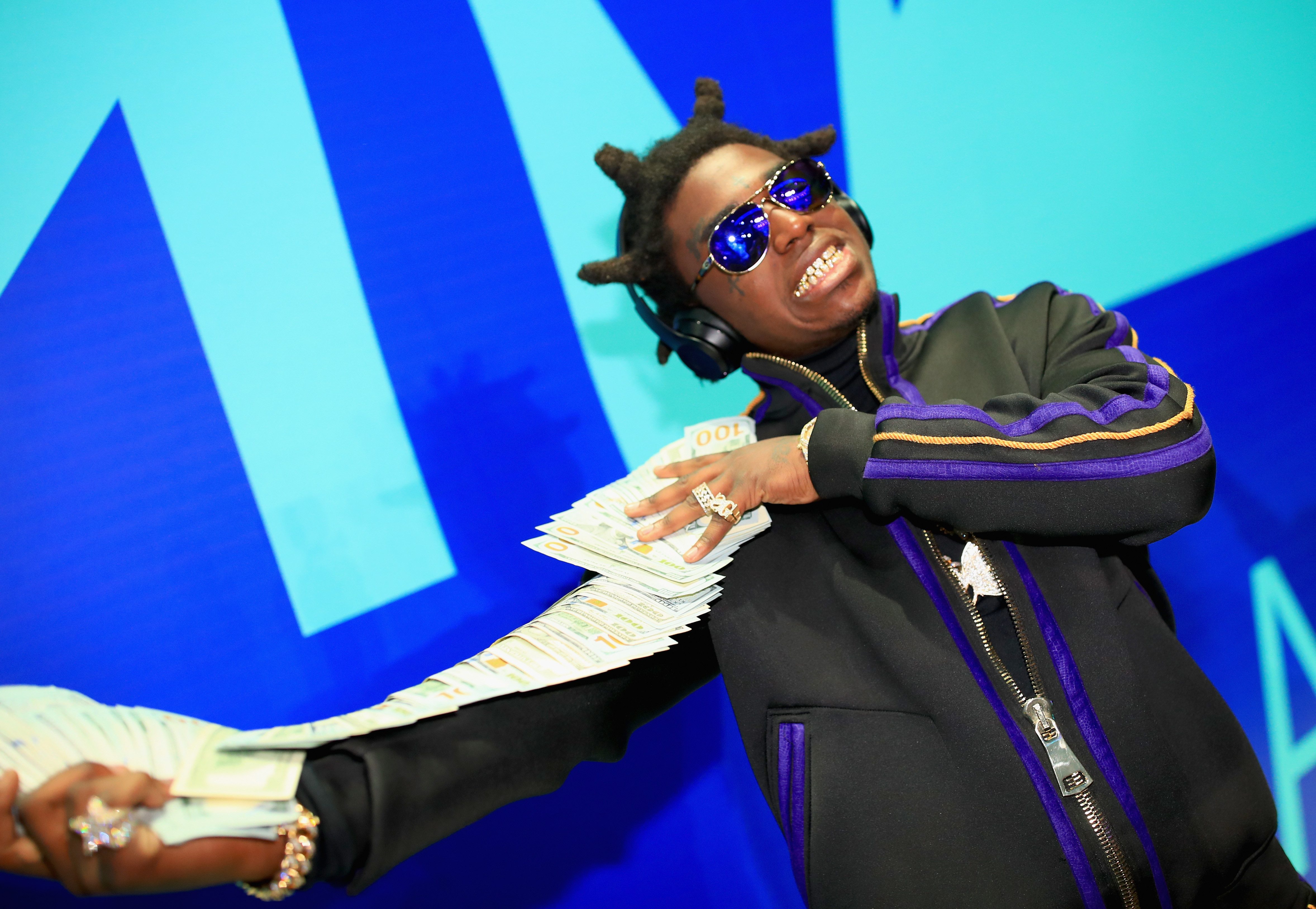 Kodak Black Is Alive, Well & Accidentally Exposing Himself On Instagram  Live