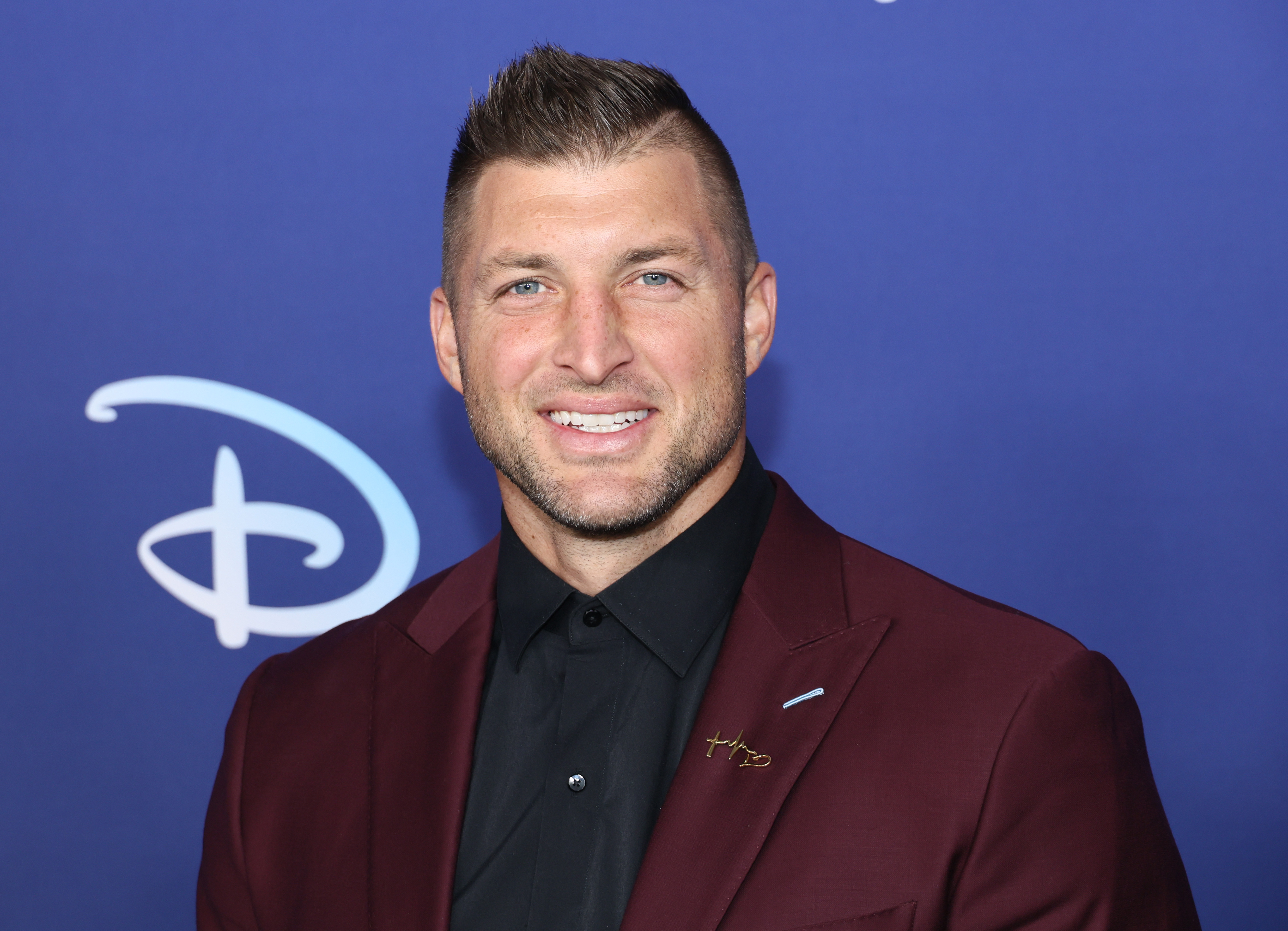 Tim Tebow Has An Interesting Yearly Routine For His Heisman Trophy
